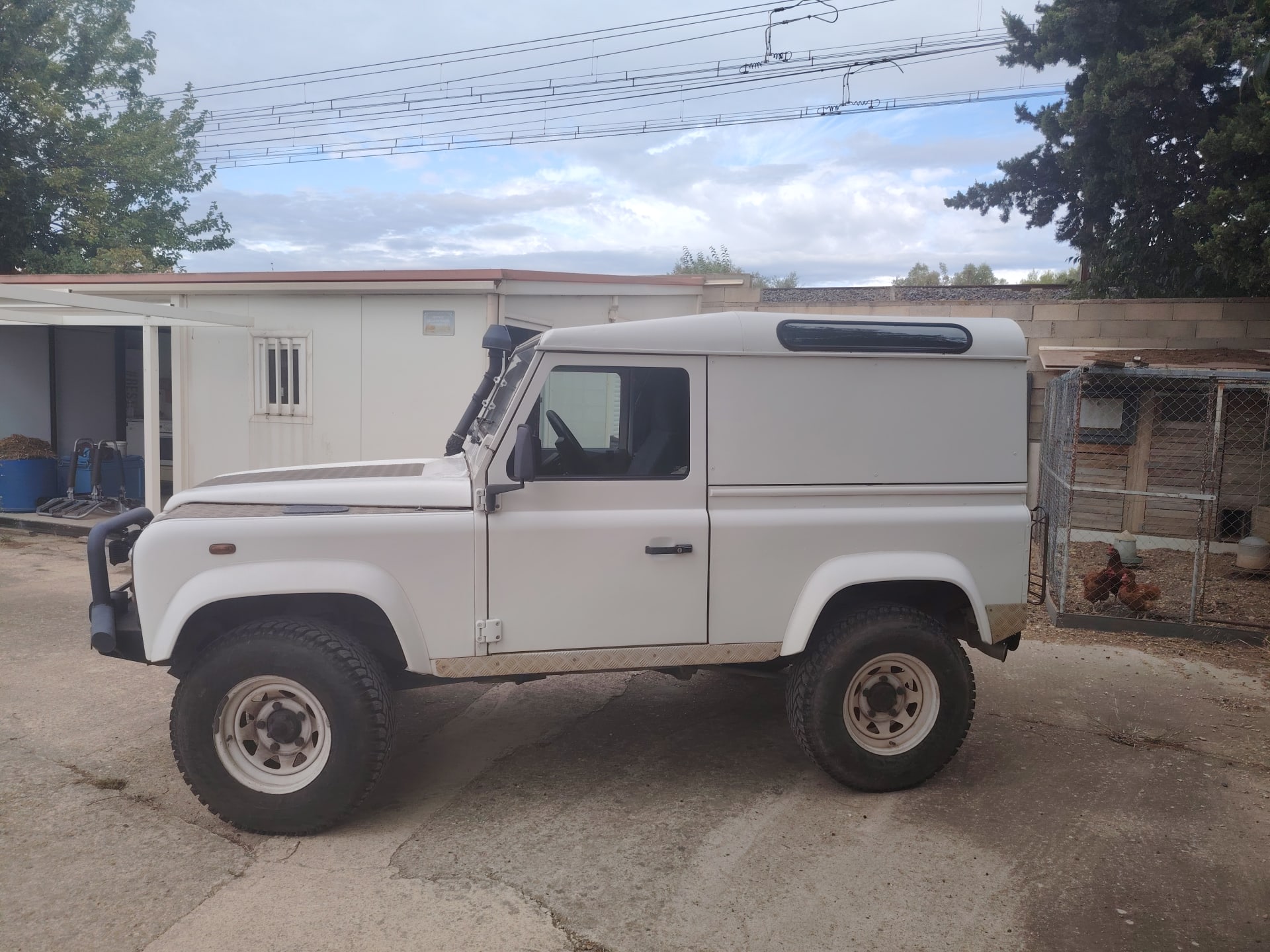 Land Rover Defender  