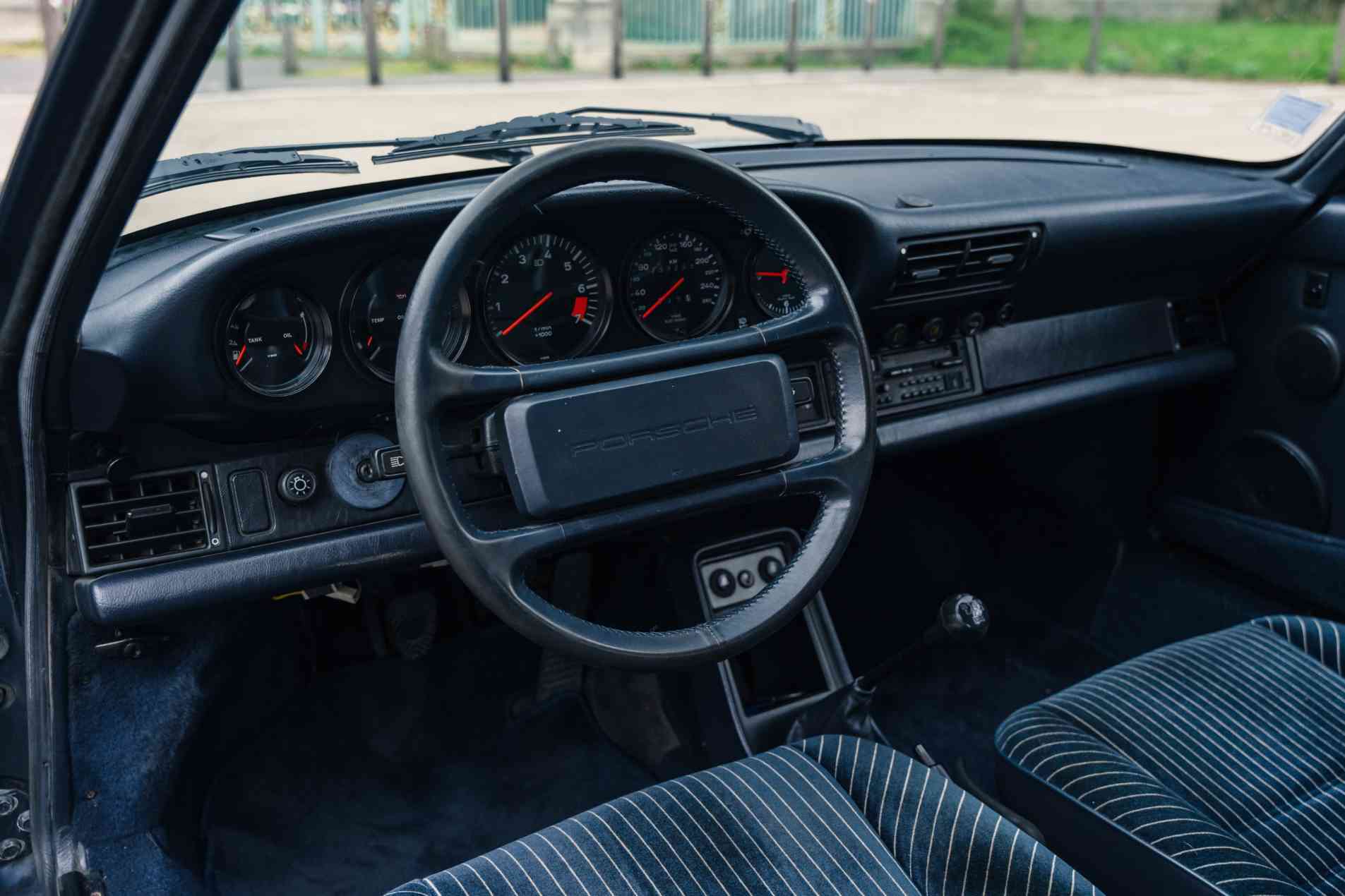 PORSCHE 911 3.2 G50 1987