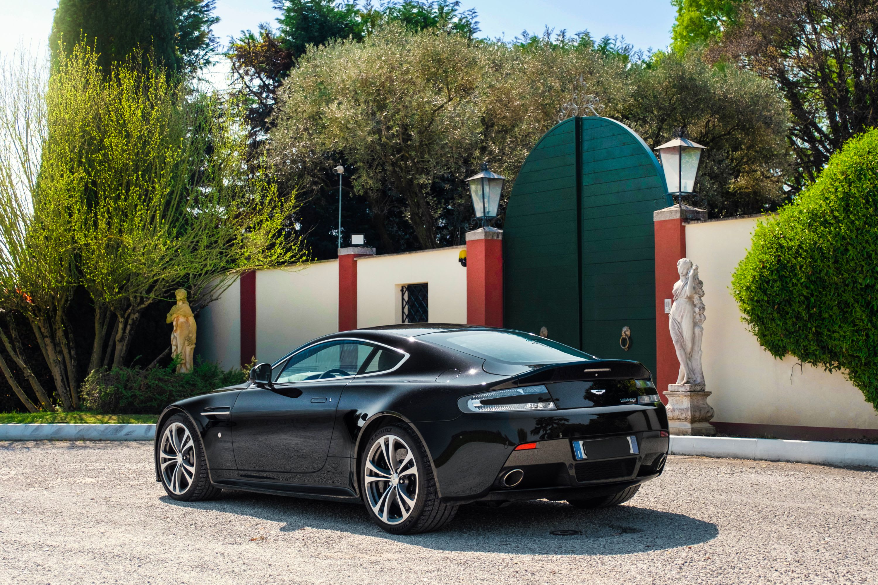 ASTON MARTIN Vantage V12 Bvm 2009 occasion extérieur (2)