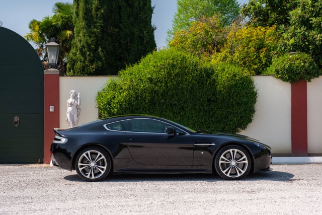 Aston Martin Vantage V12 Bvm