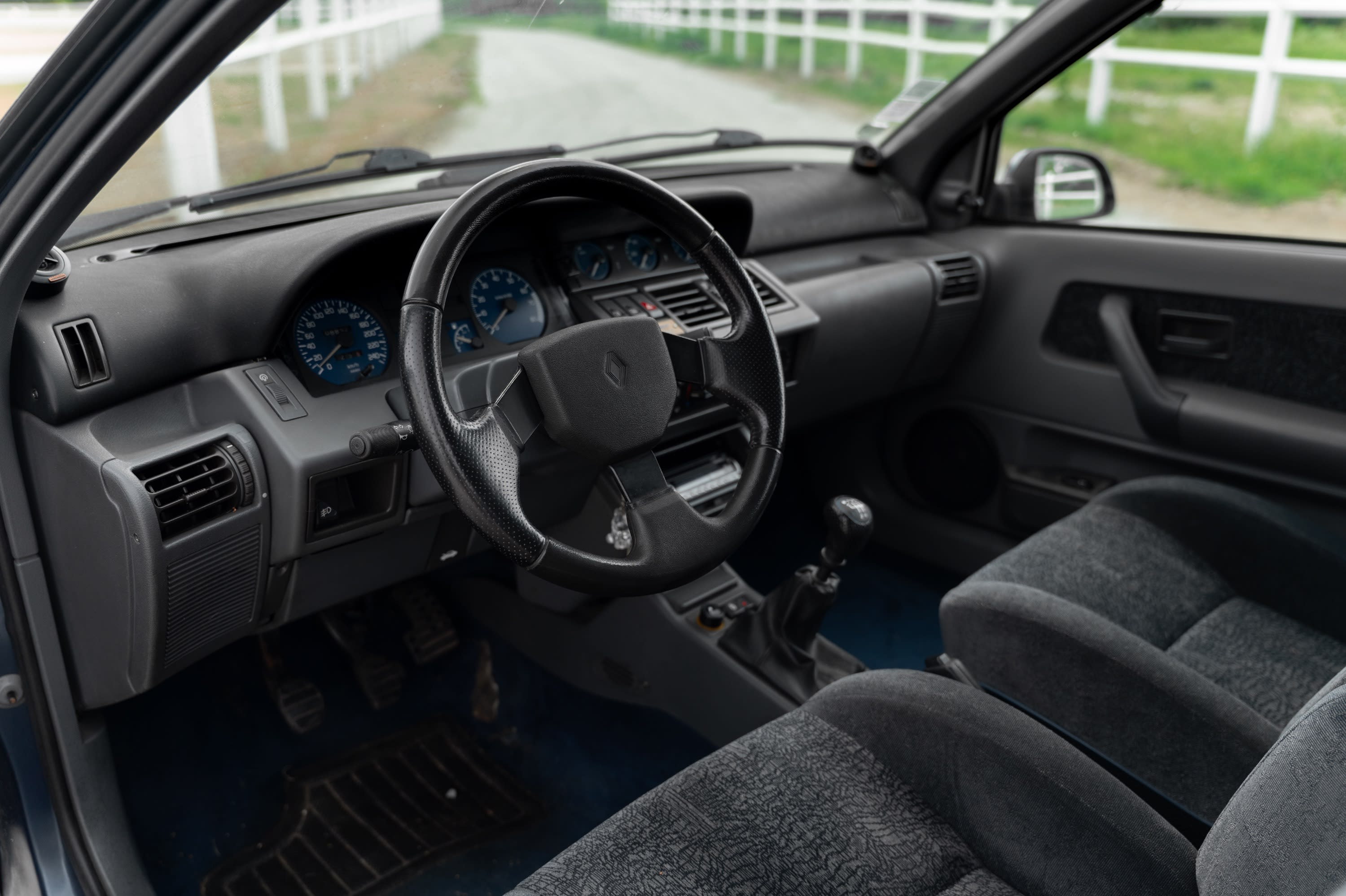 RENAULT Clio 1994 used interior (1)