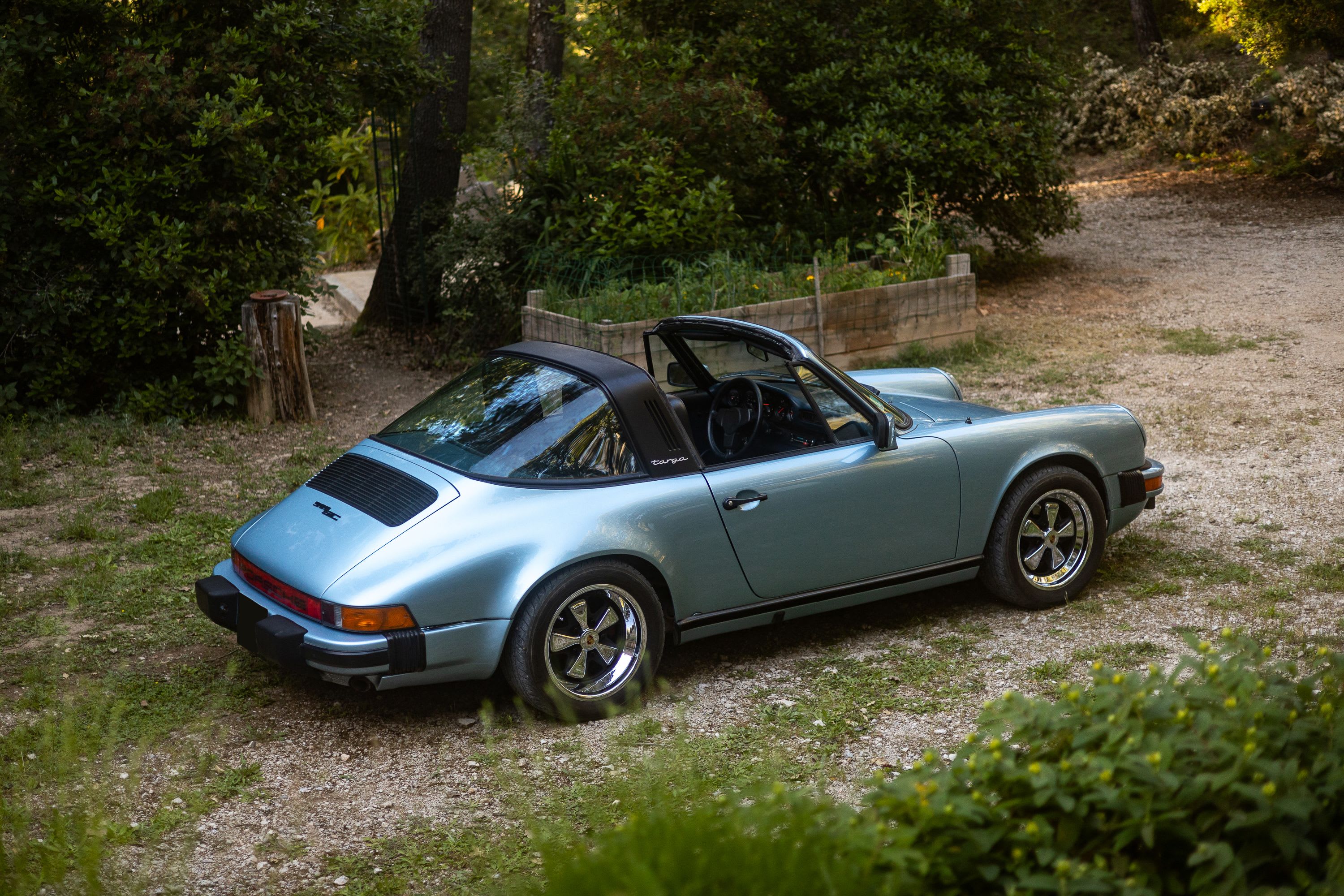 PORSCHE 911 3.0 Sc Targa 1981 used exterior (2)
