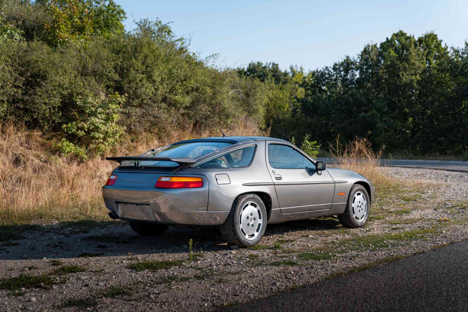 PORSCHE 928  S4 1988