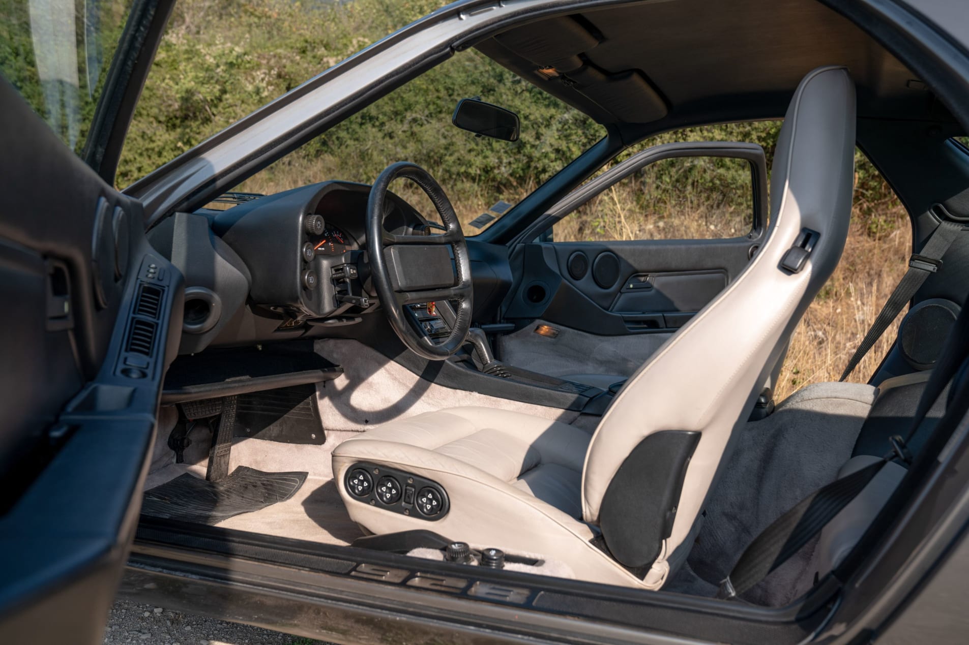 PORSCHE 928  S4 1988