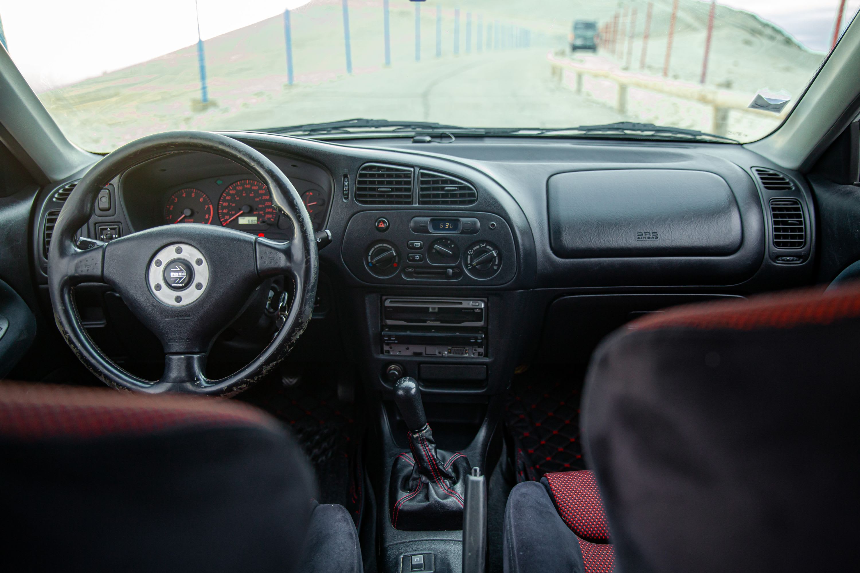 MITSUBISHI Lancer Tommi Mäkkinen Edition 2001 occasion intérieur (1)