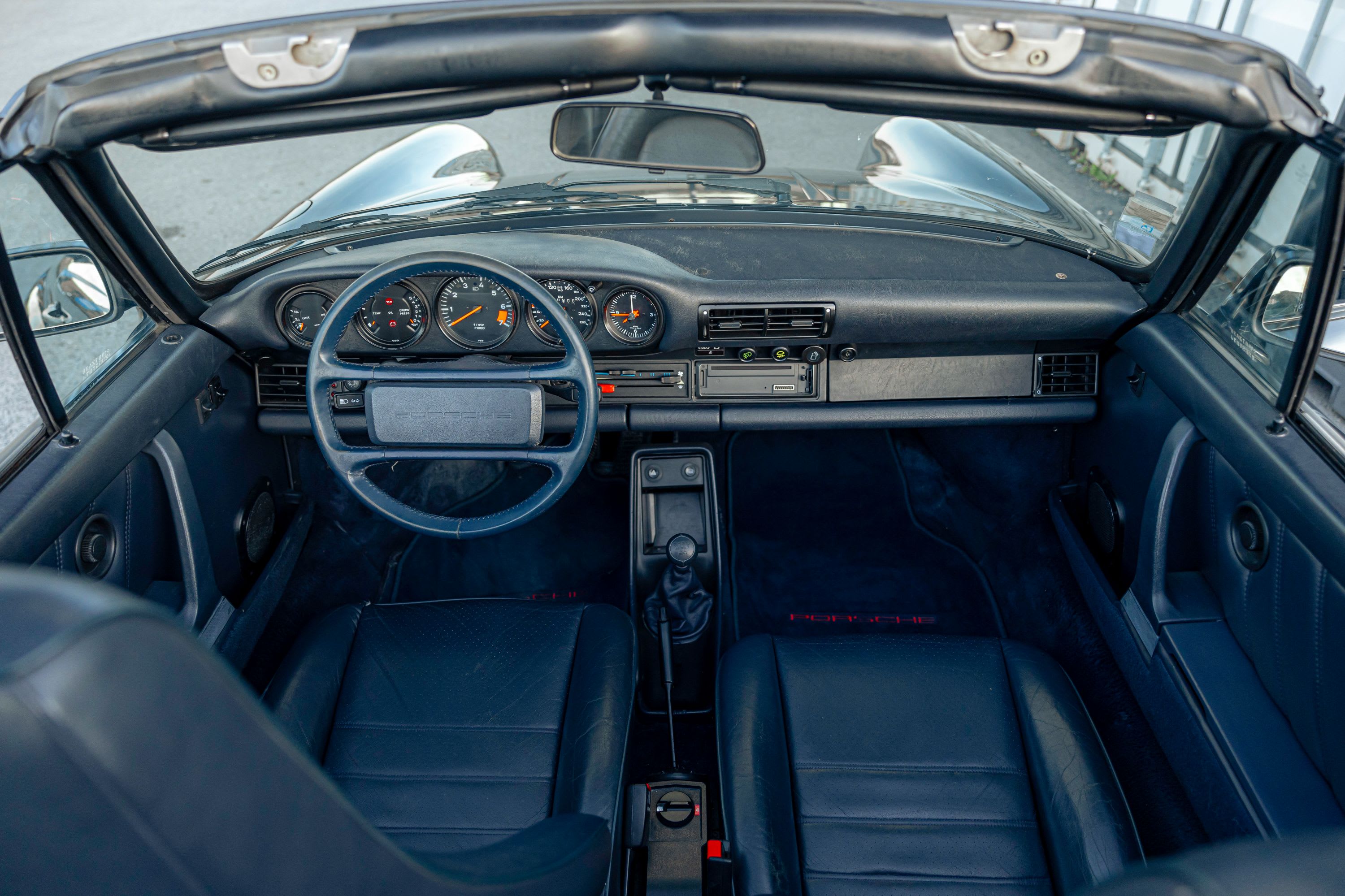 PORSCHE 911  3.2 G50 Cabriolet  1987 occasion intérieur (1)