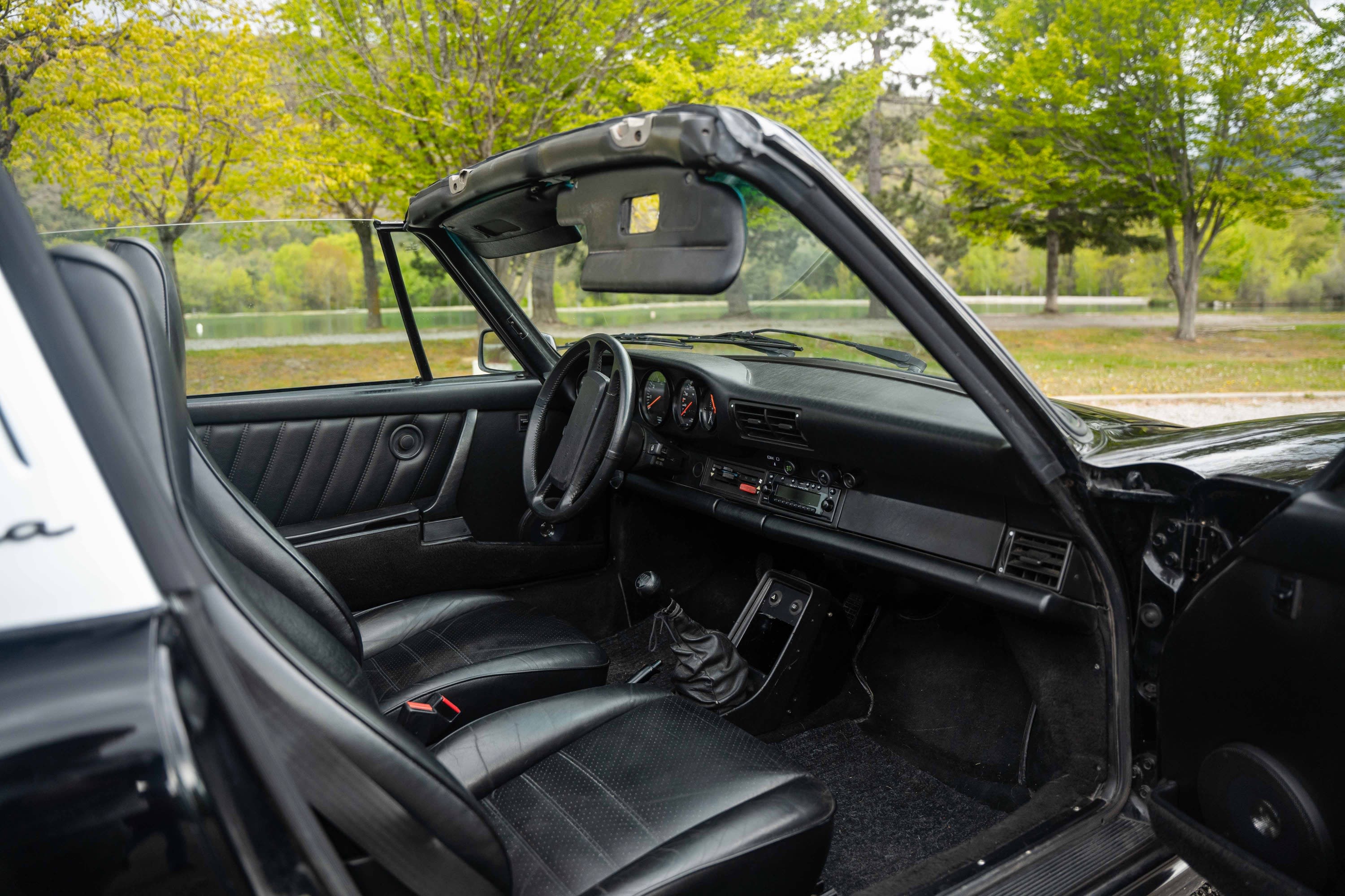 PORSCHE 911 Carrera 3.2 Targa G50  1987 used interior (1)