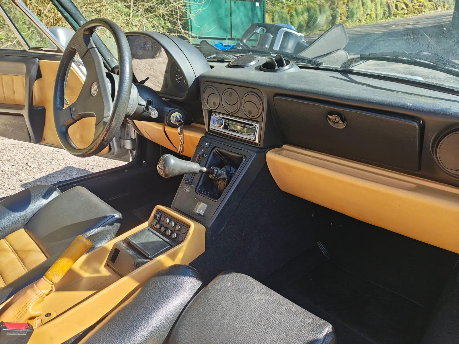 ALFA ROMEO Spider S4 2000 1992 used interior (1)