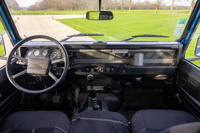 Land Rover Defender 90