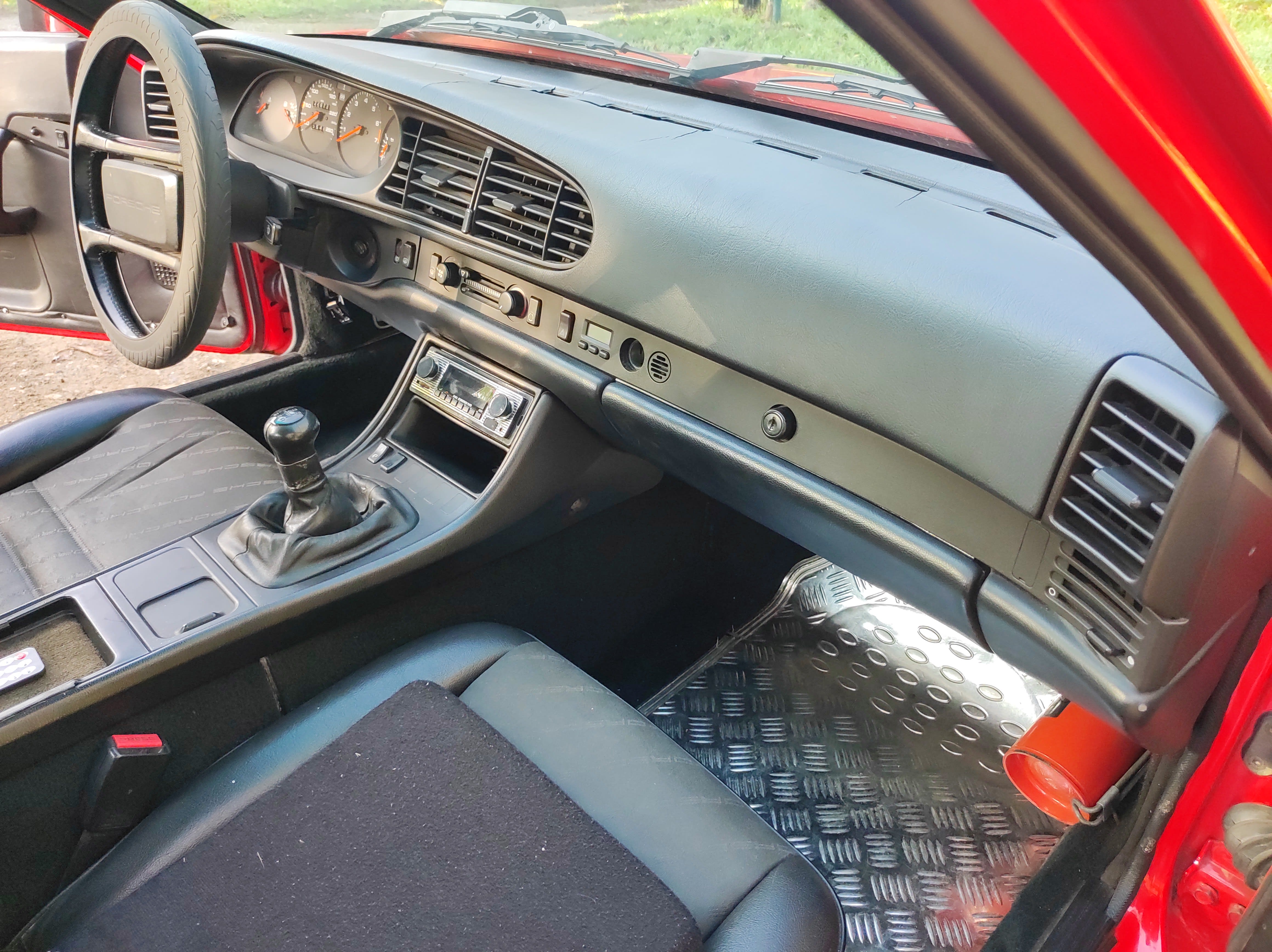 PORSCHE 944 1987 used interior (1)