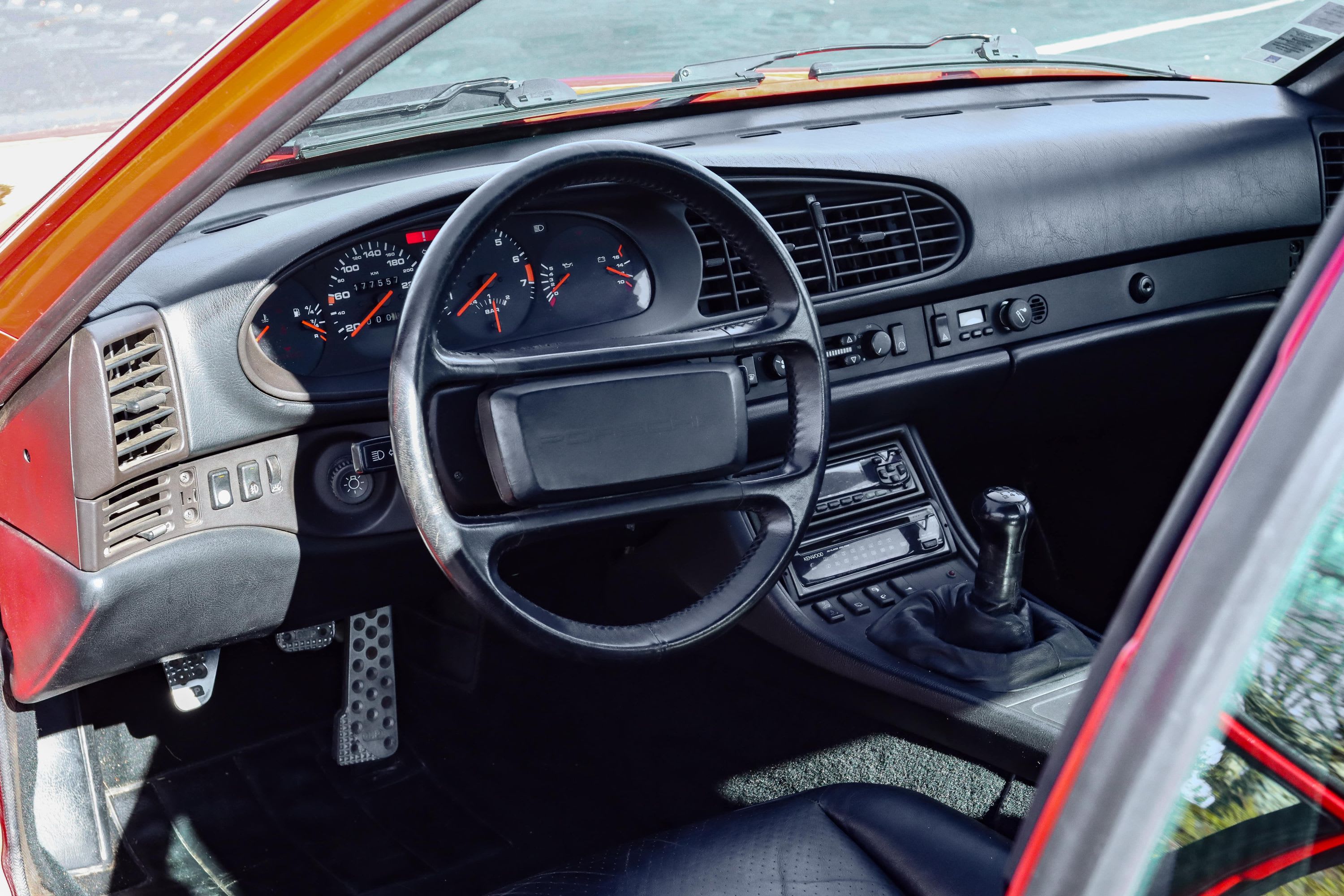 PORSCHE 944 Turbo Targa 1987 used interior (1)