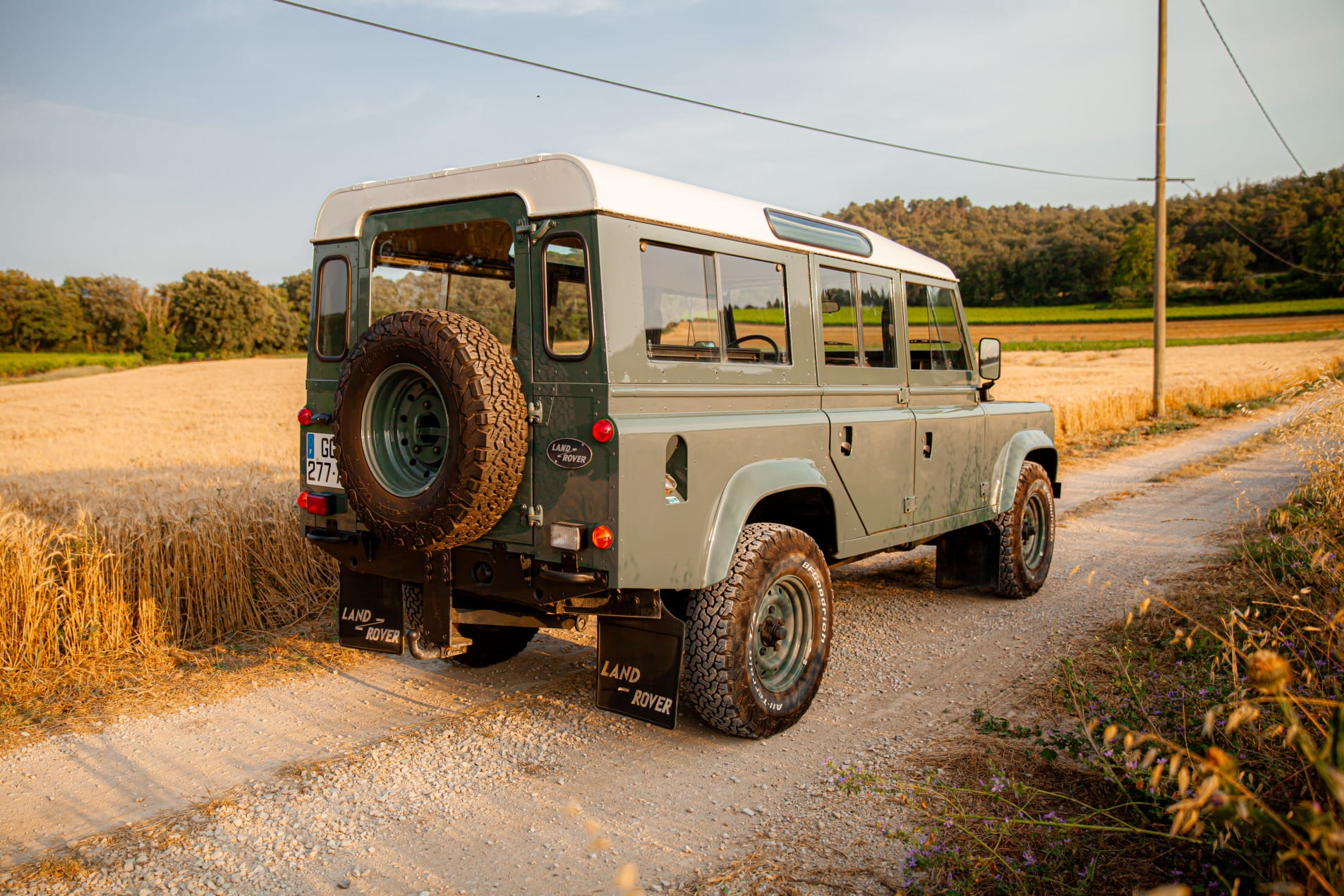 land rover defender 110