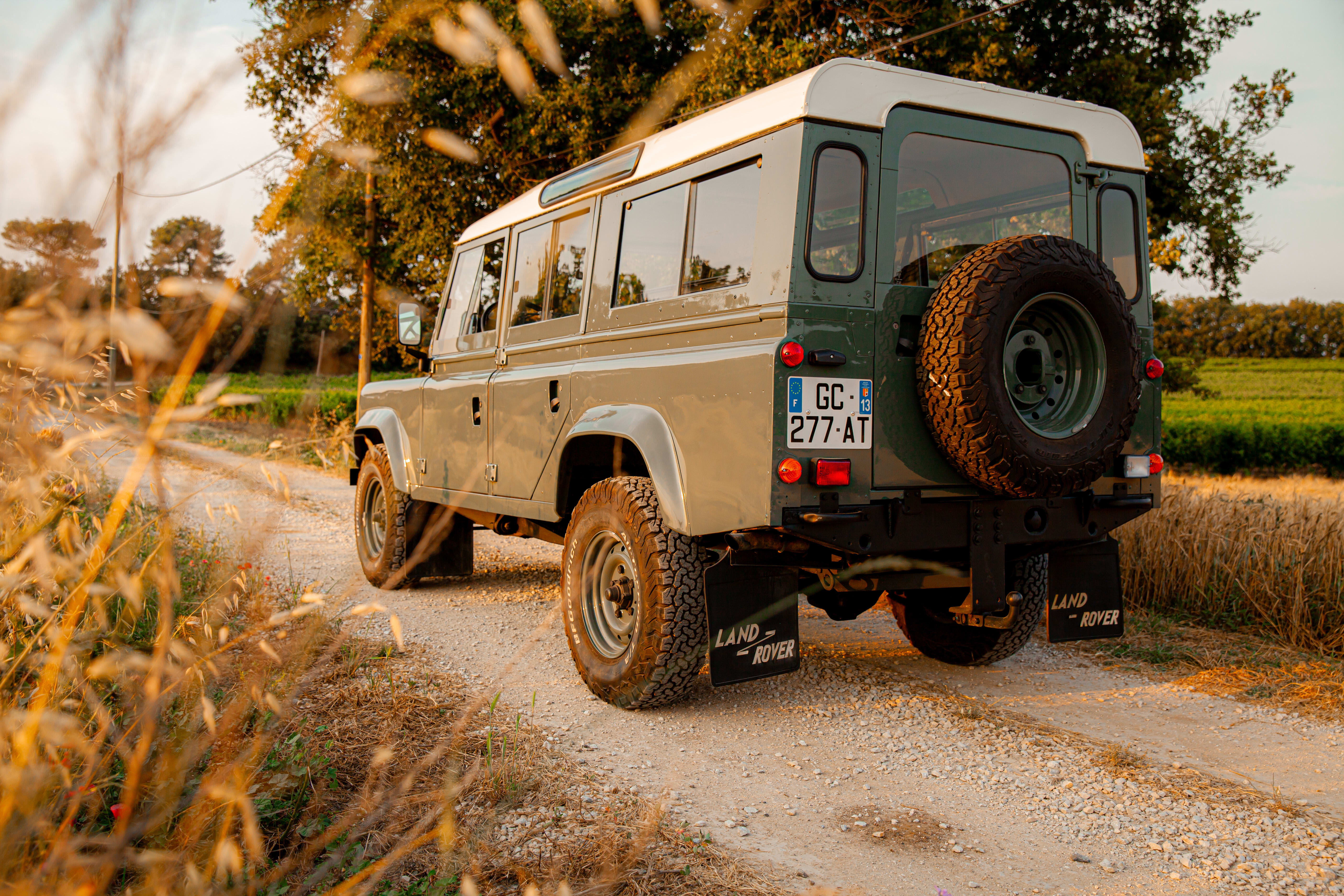 LAND ROVER Series 110 V8  1984 occasion extérieur (2)