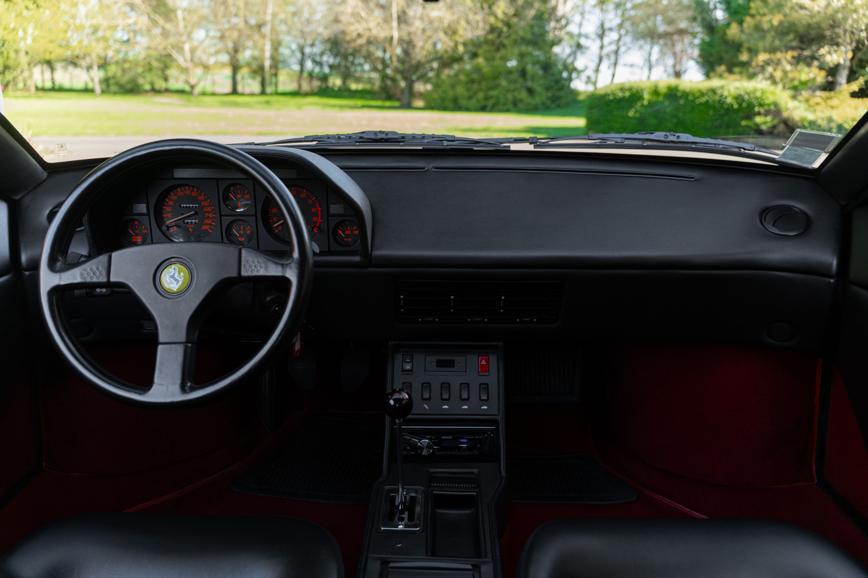 FERRARI Mondial T 1992 used interior (1)