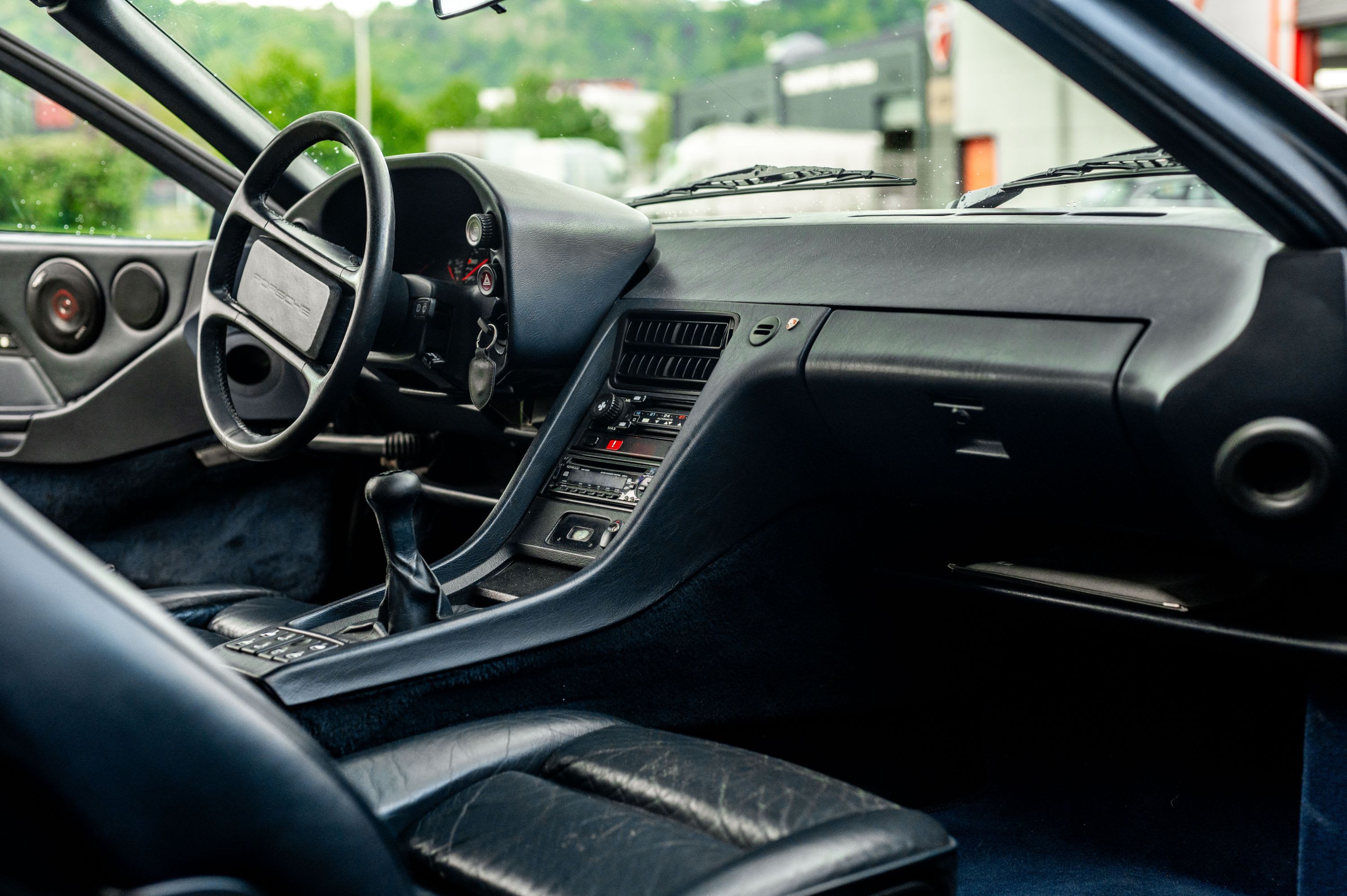 PORSCHE 928 S4 1988 used interior (1)