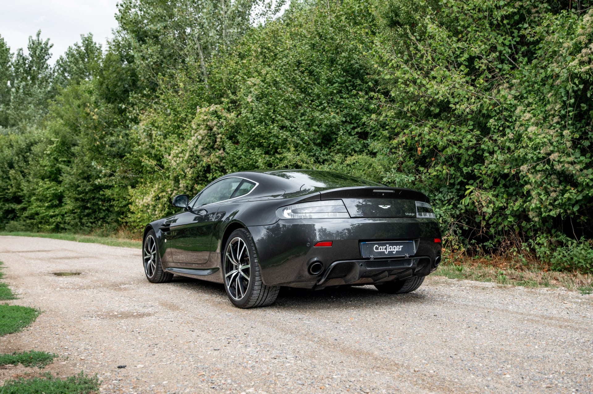 Aston Martin Vantage V8