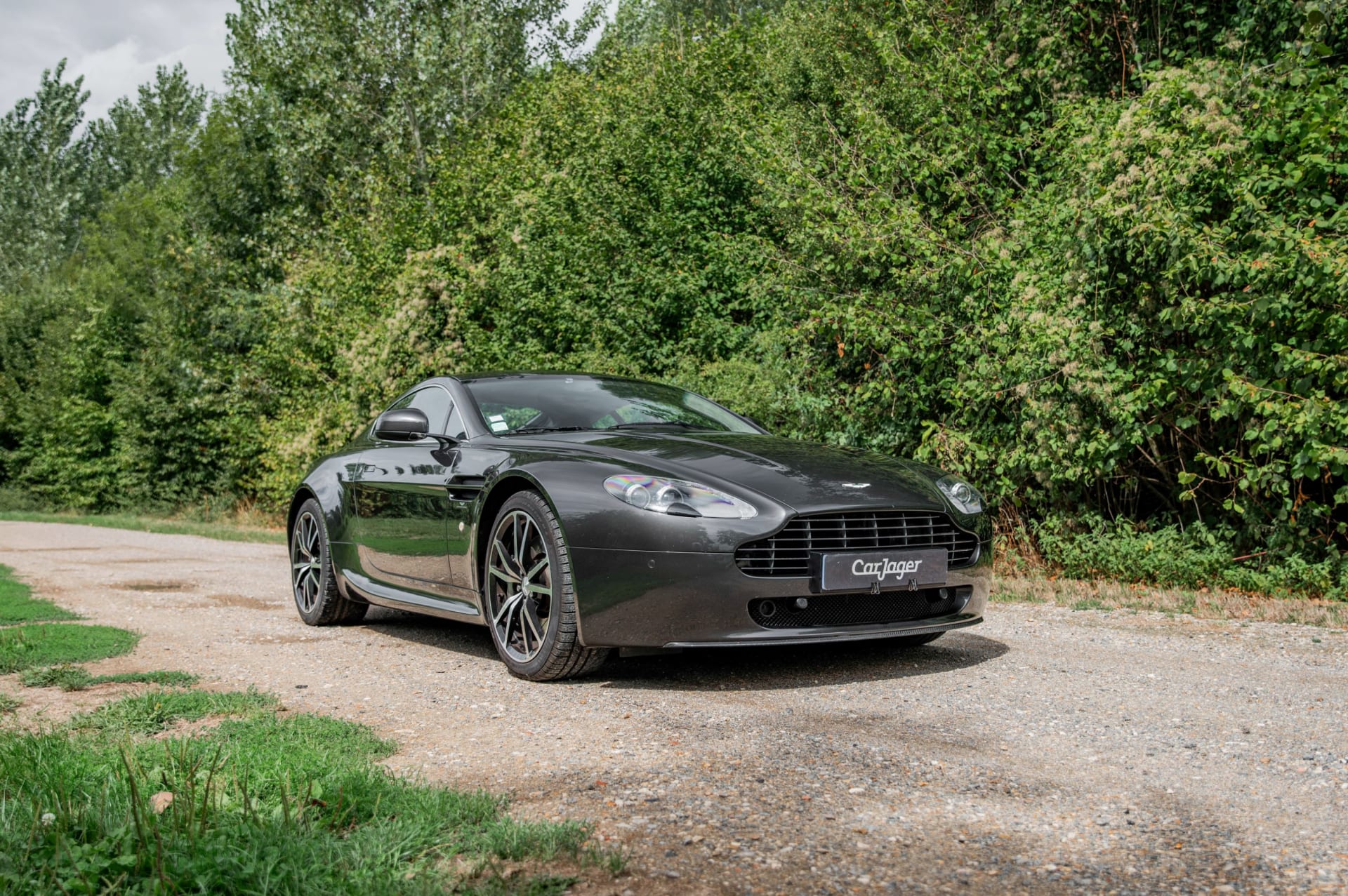 Aston Martin Vantage V8