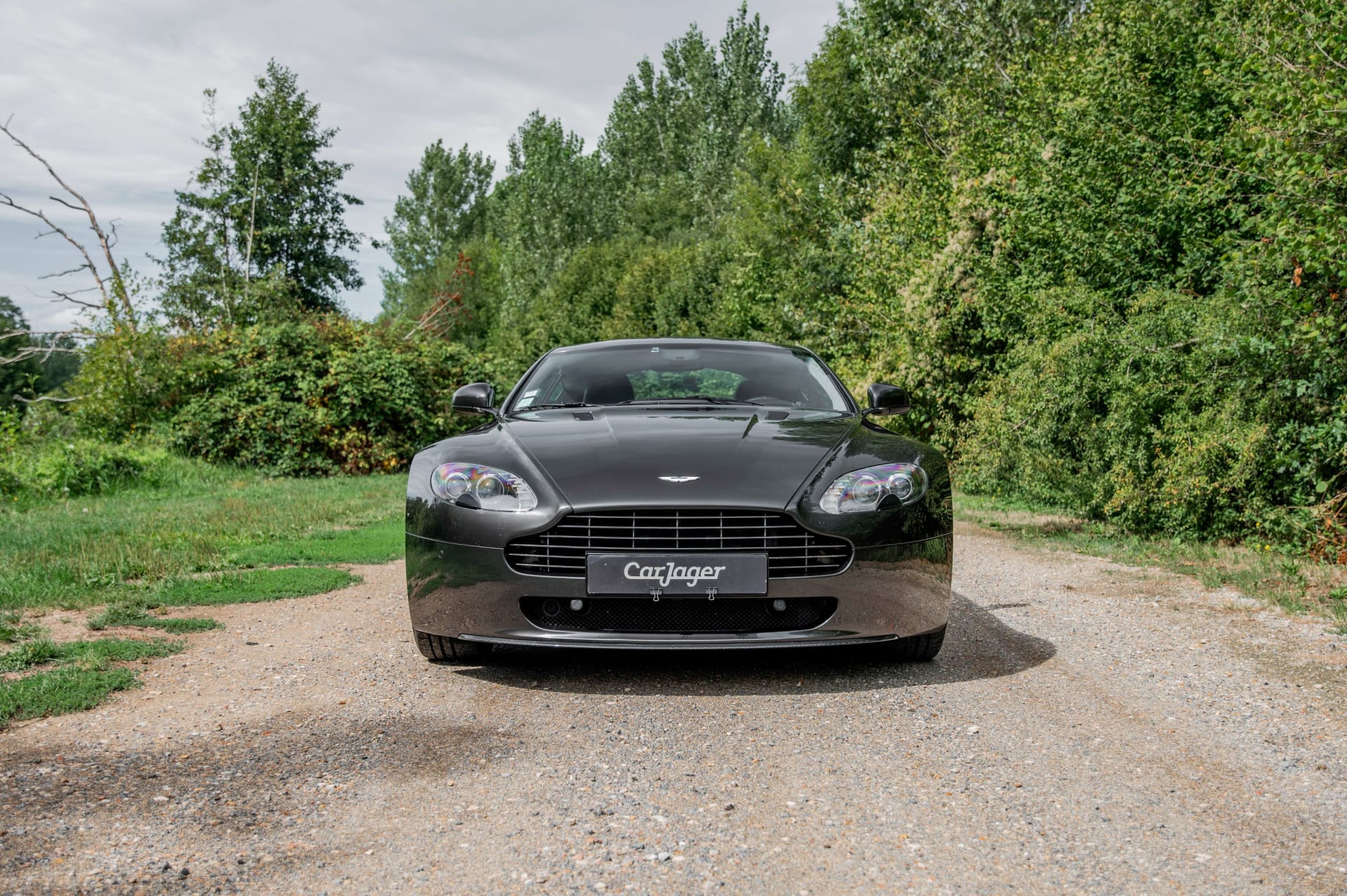 Aston Martin Vantage V8