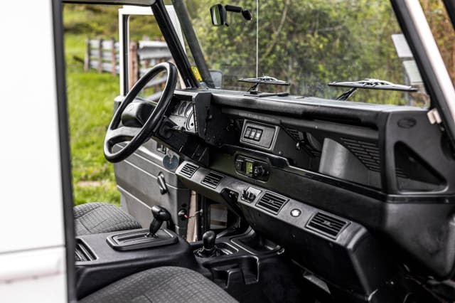 Land Rover Defender V8 90