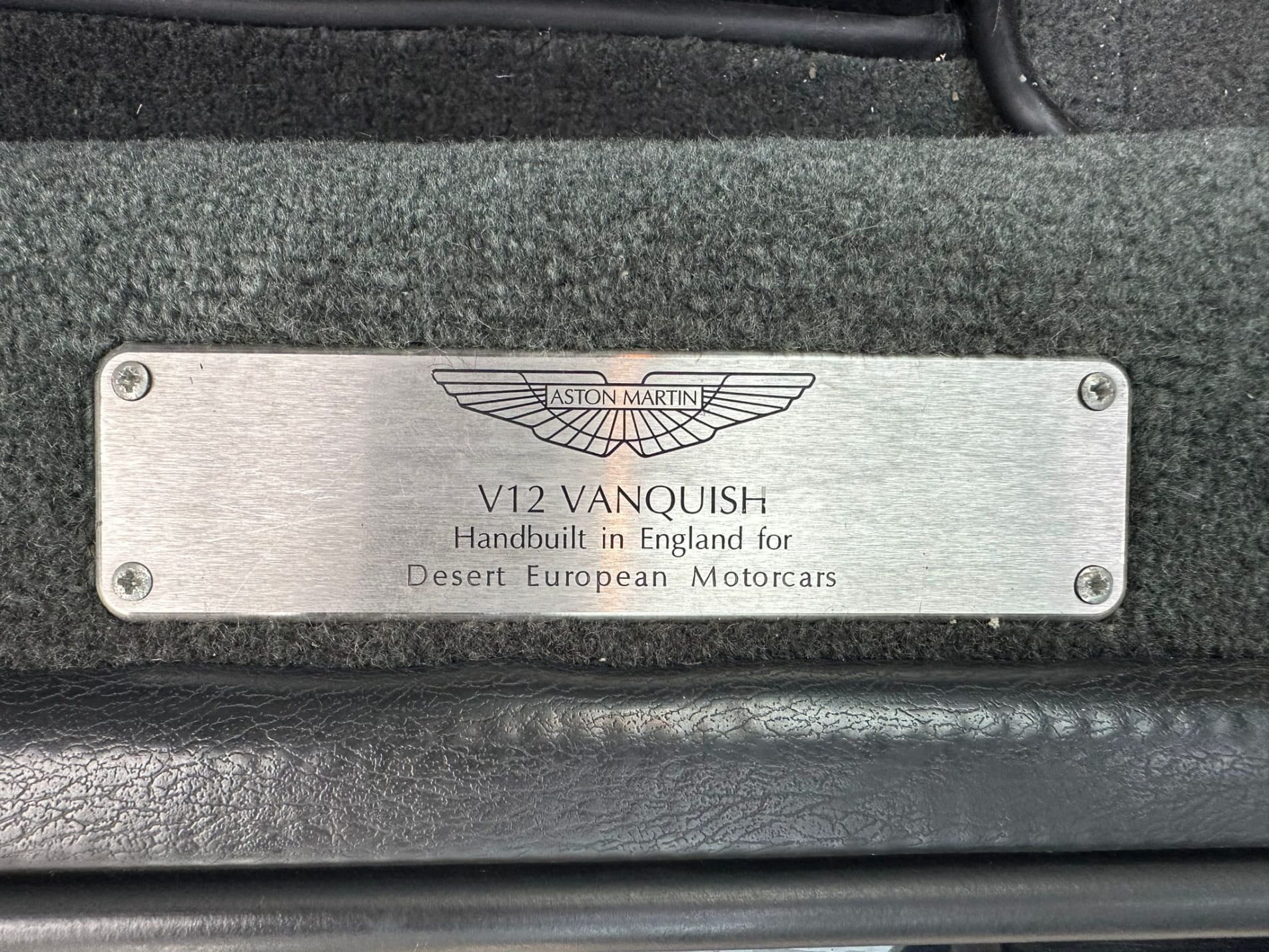 ASTON MARTIN Vanquish v12 2005 2+0 2005