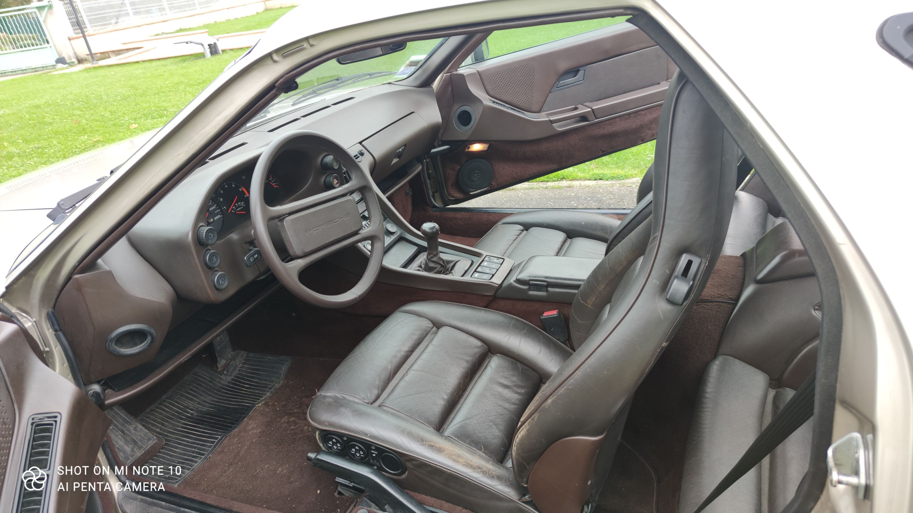 PORSCHE 928 1985 occasion intérieur (1)