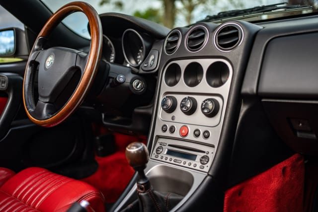 Alfa Romeo Spider 916 V6 3.2 24v