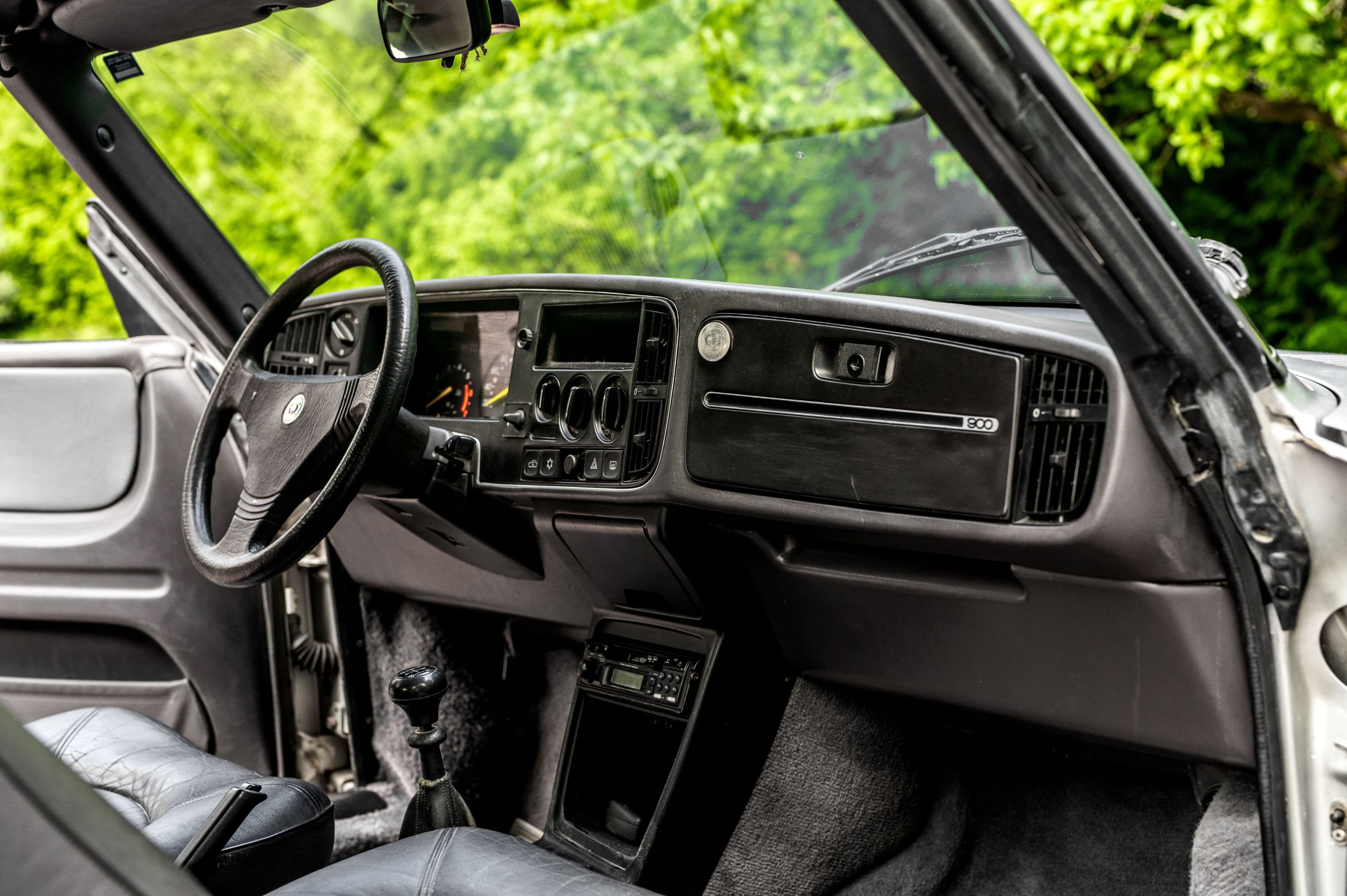 SAAB 900 Turbo Cabriolet 1988 used interior (1)