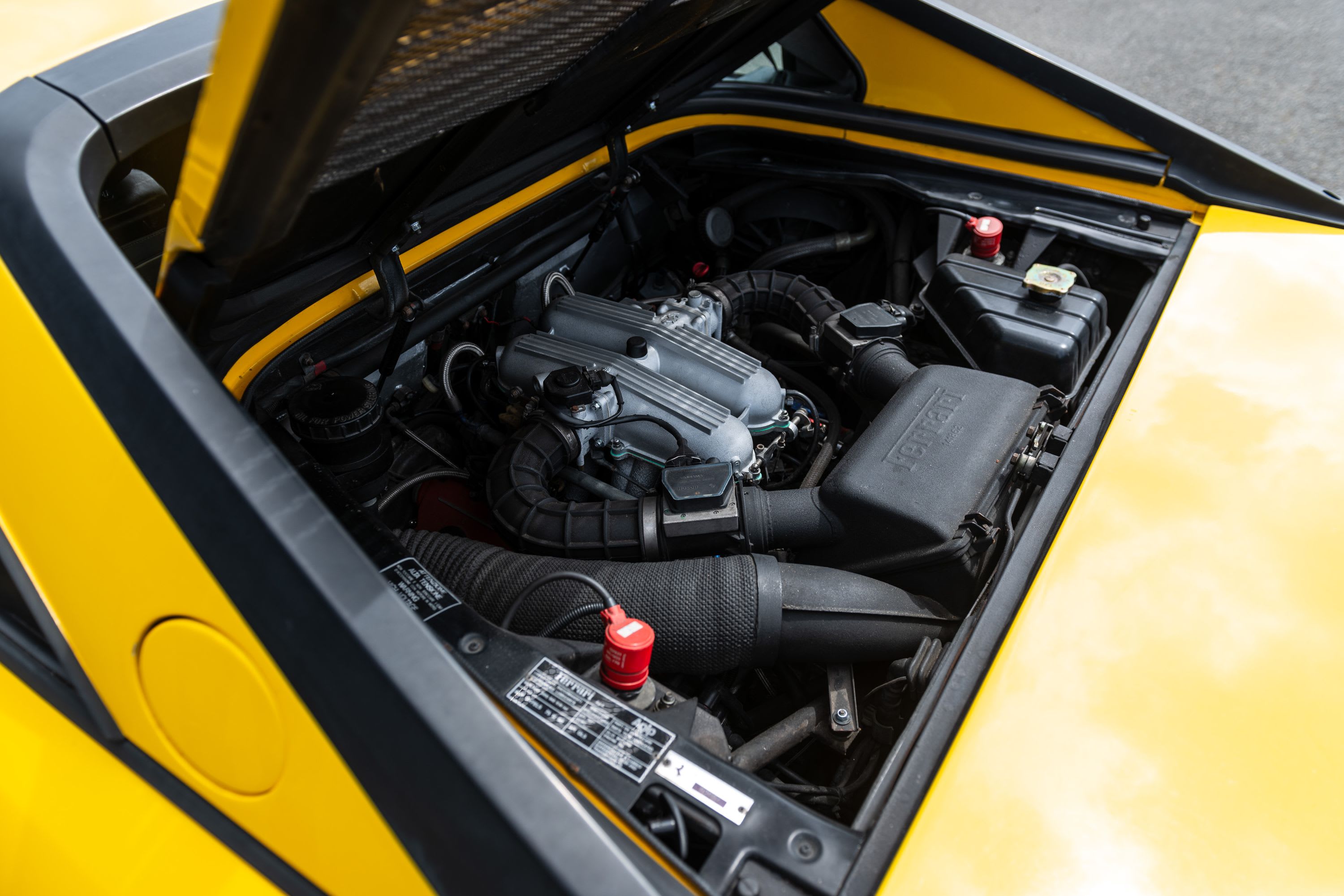 FERRARI Mondial  T 1990 used mechanical (1)