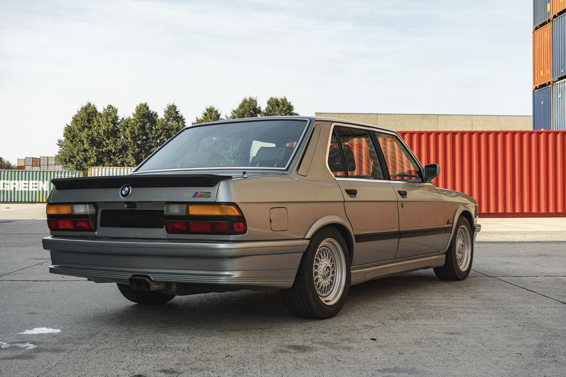 BMW M5 E28 1987 used exterior (2)