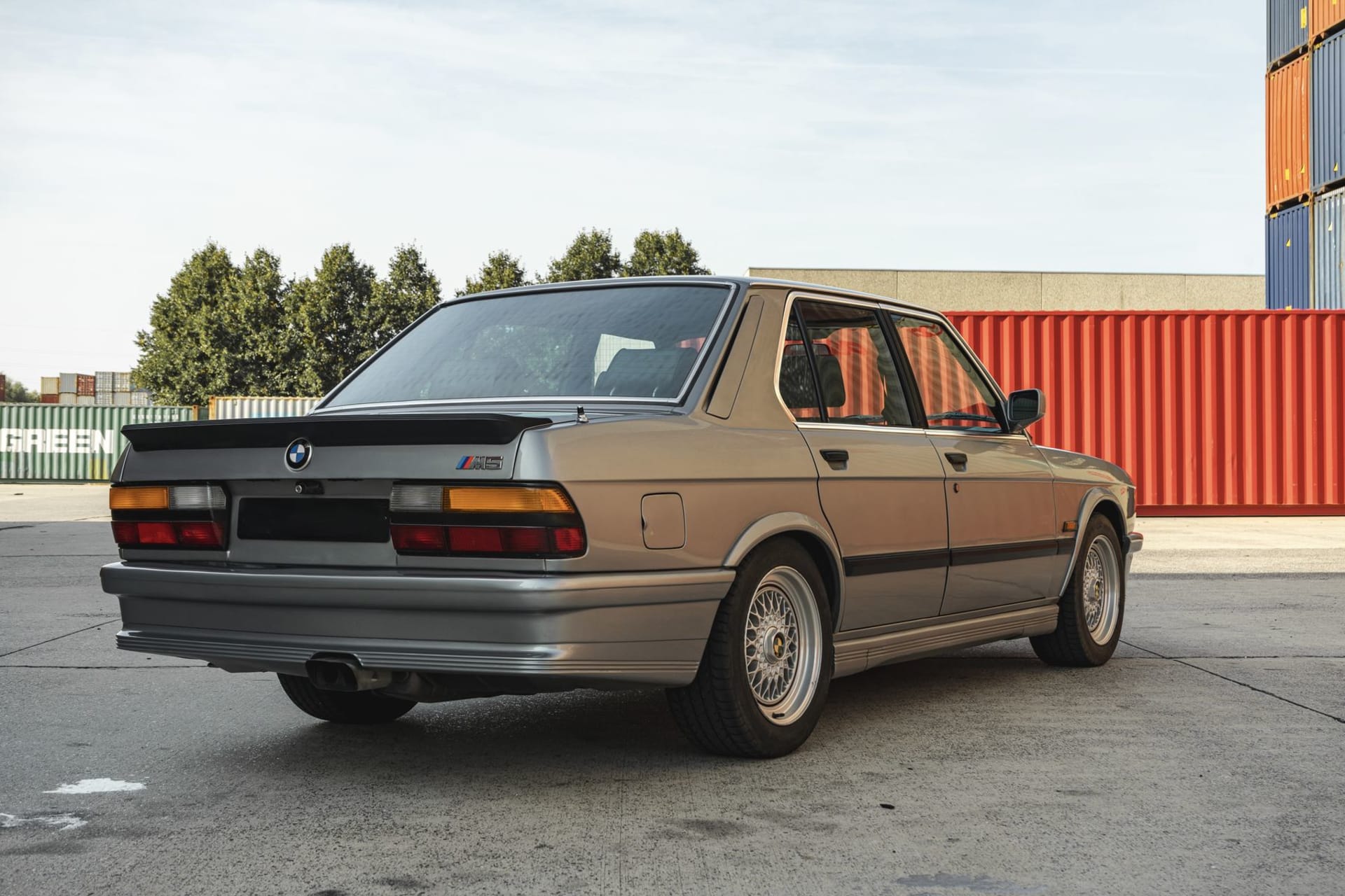BMW M5 E28 1987 used exterior (2)
