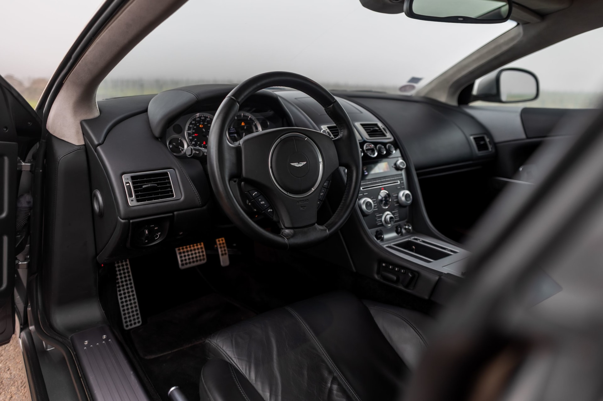 Aston Martin Db9
