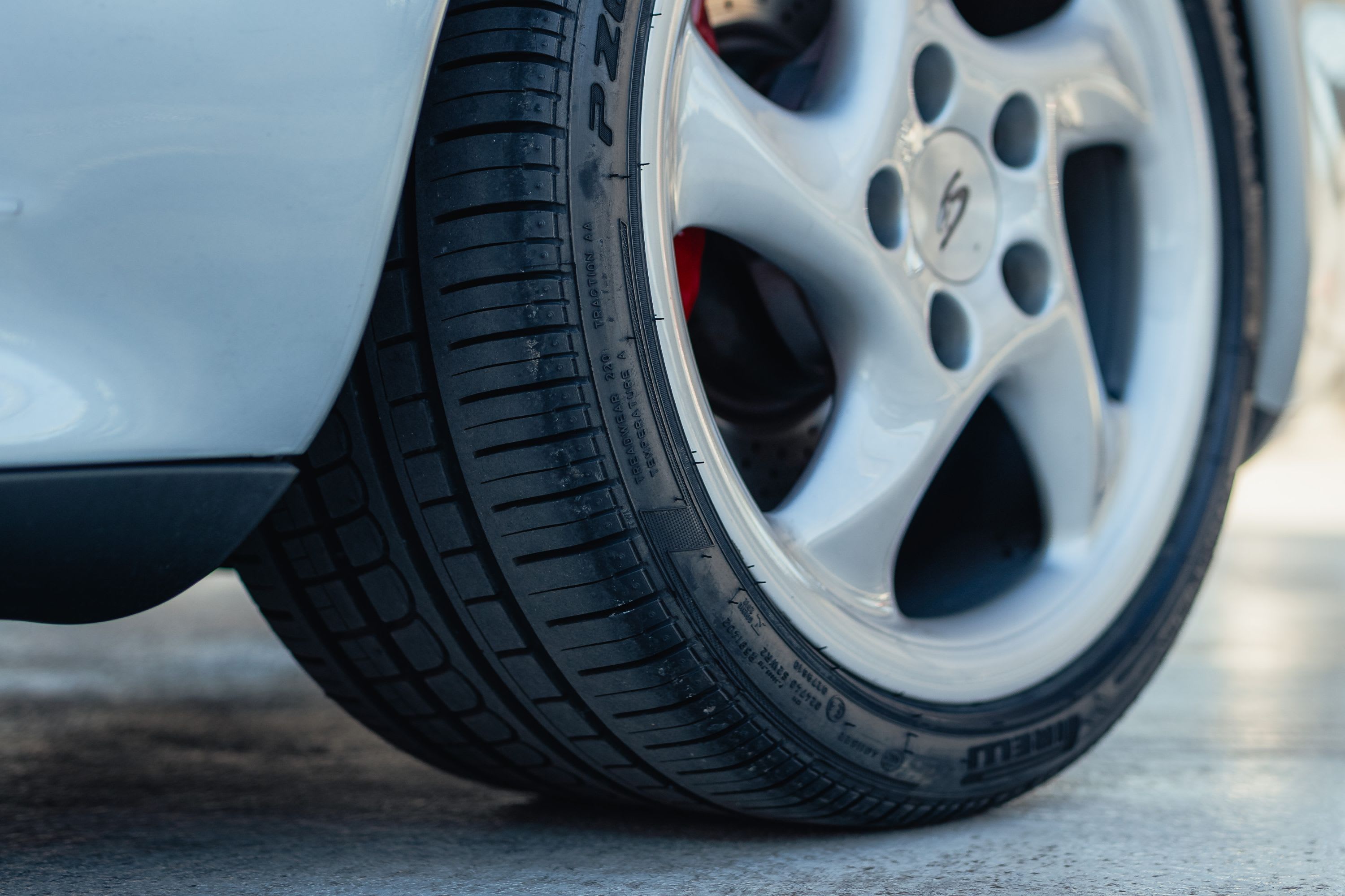 PORSCHE 911 993 Carrera 4s 1996 used details (1)