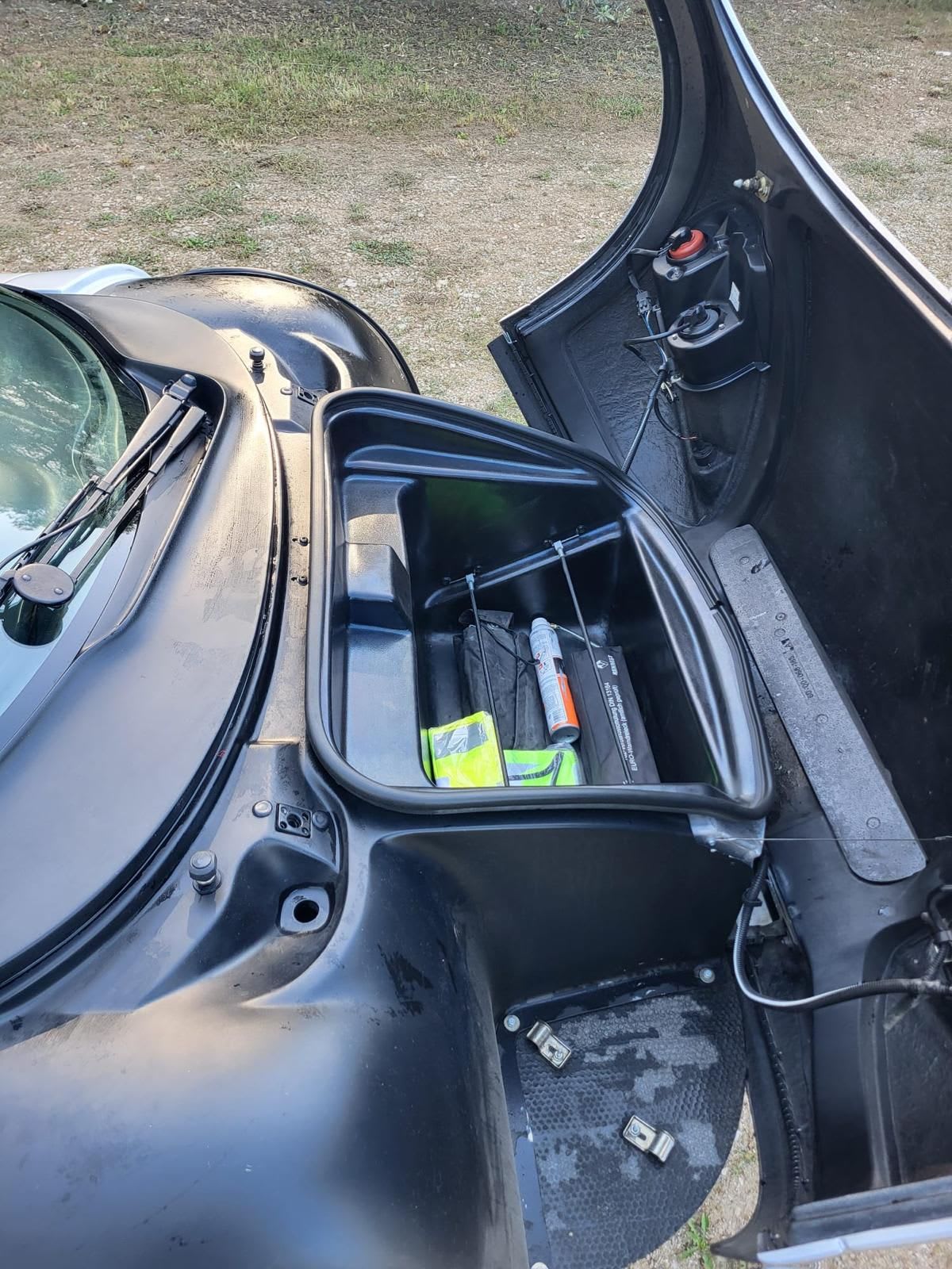 RENAULT Sport Spider Windscreen 2000 used details (1)