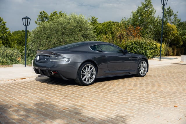 ASTON MARTIN Dbs 2nd Generation Casino Royale 2008 used