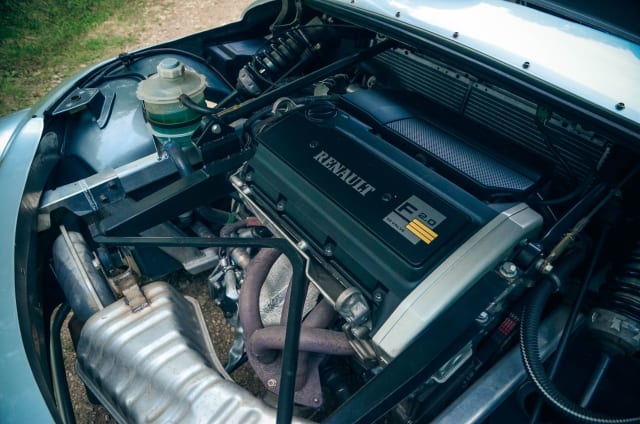 RENAULT Sport Spider Windscreen 1999 used car