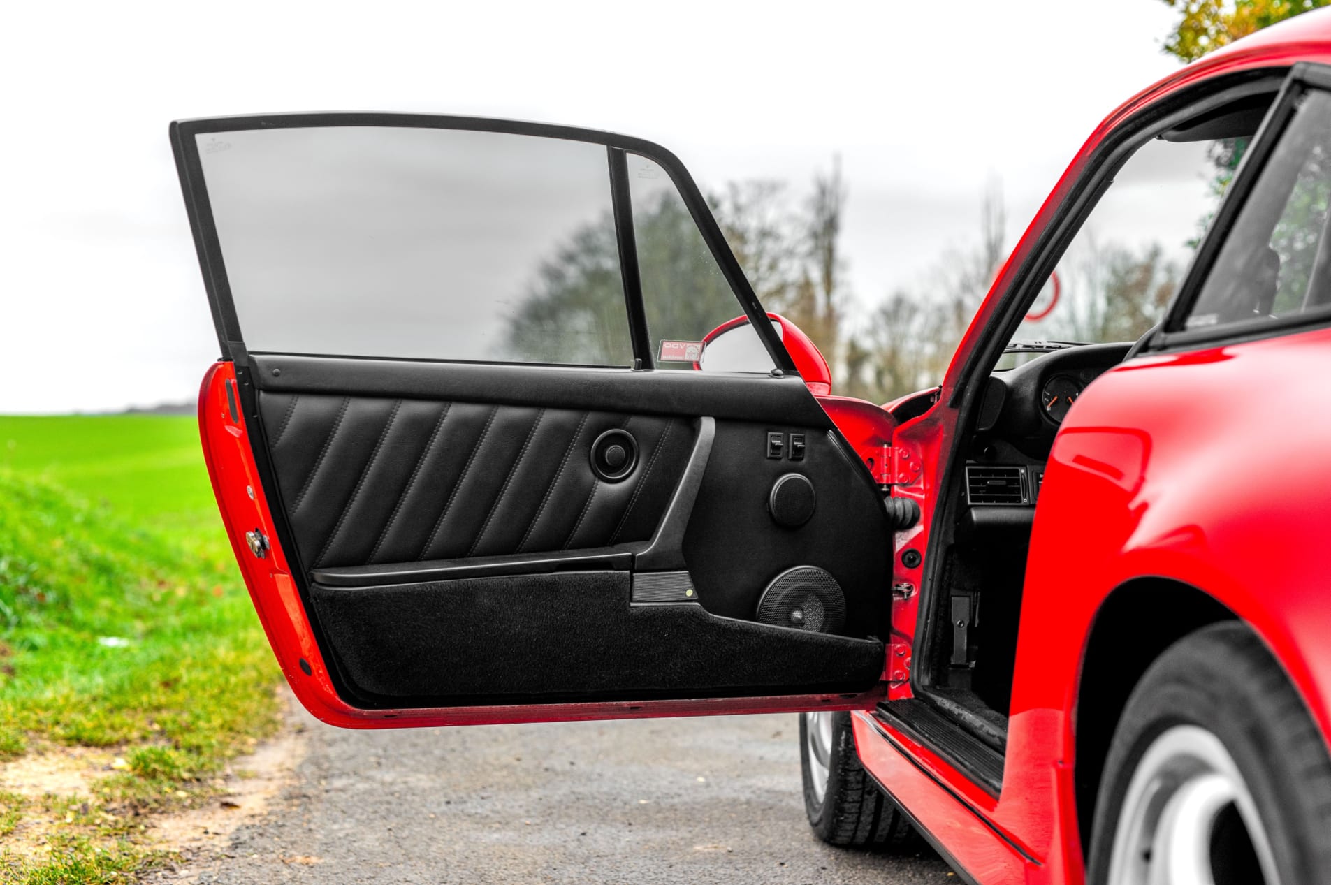 PORSCHE 964 Carrera 4 1990