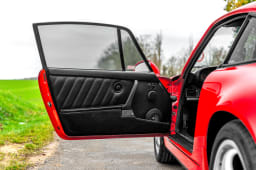 PORSCHE 964 Carrera 4 1990