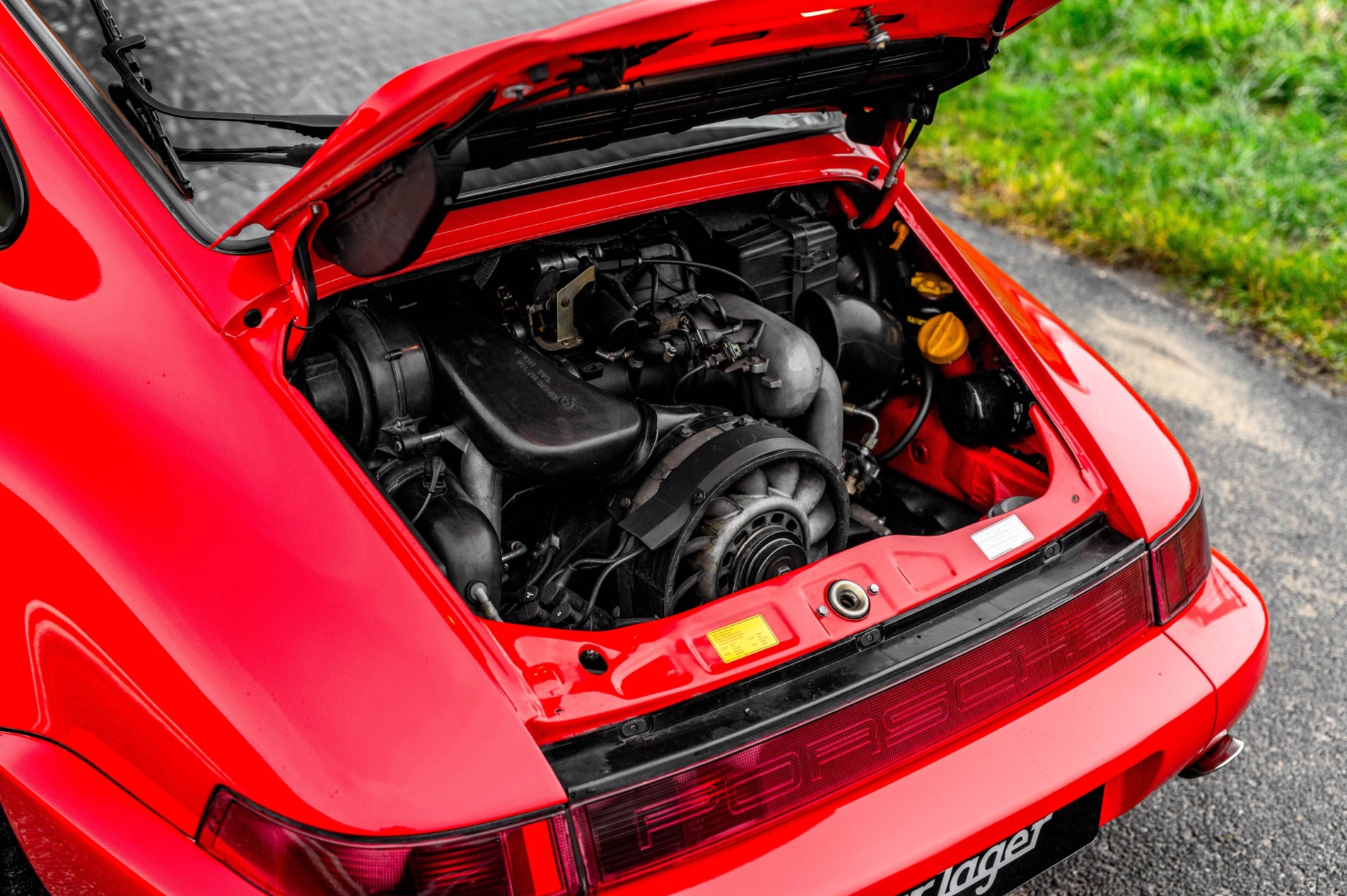 PORSCHE 964 Carrera 4 1990