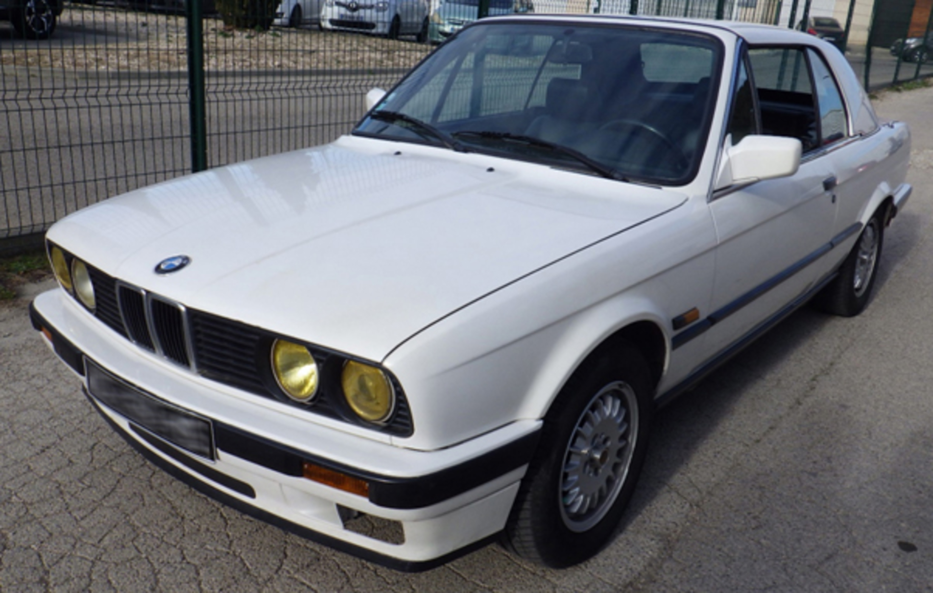 Photo BMW 320i e30 1991