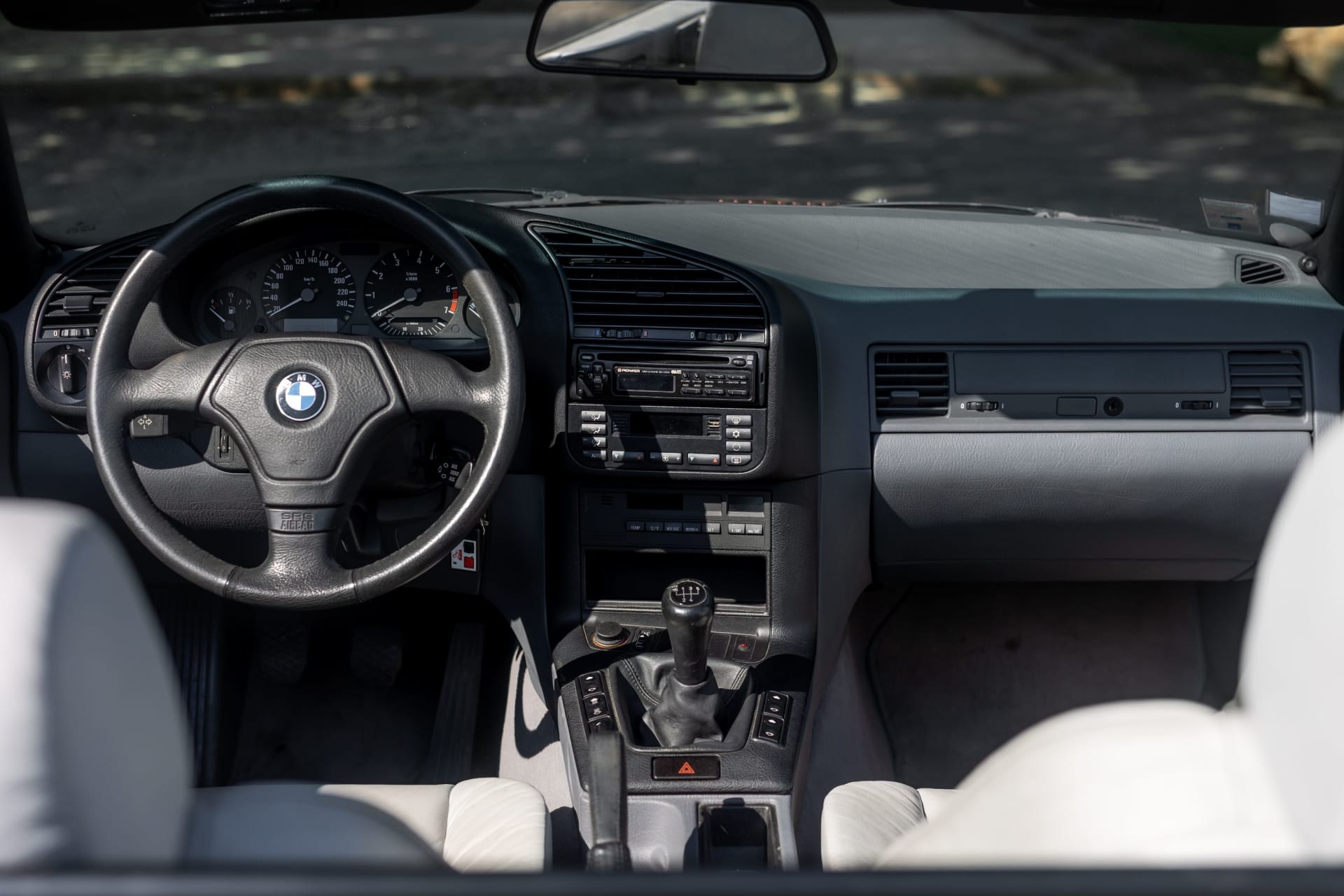 BMW Série 3 318i E36 1995 usado interior (1)