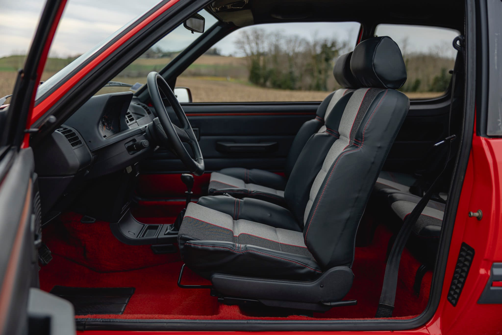 PEUGEOT 205 Gti 1.9 1988 occasion intérieur (1)