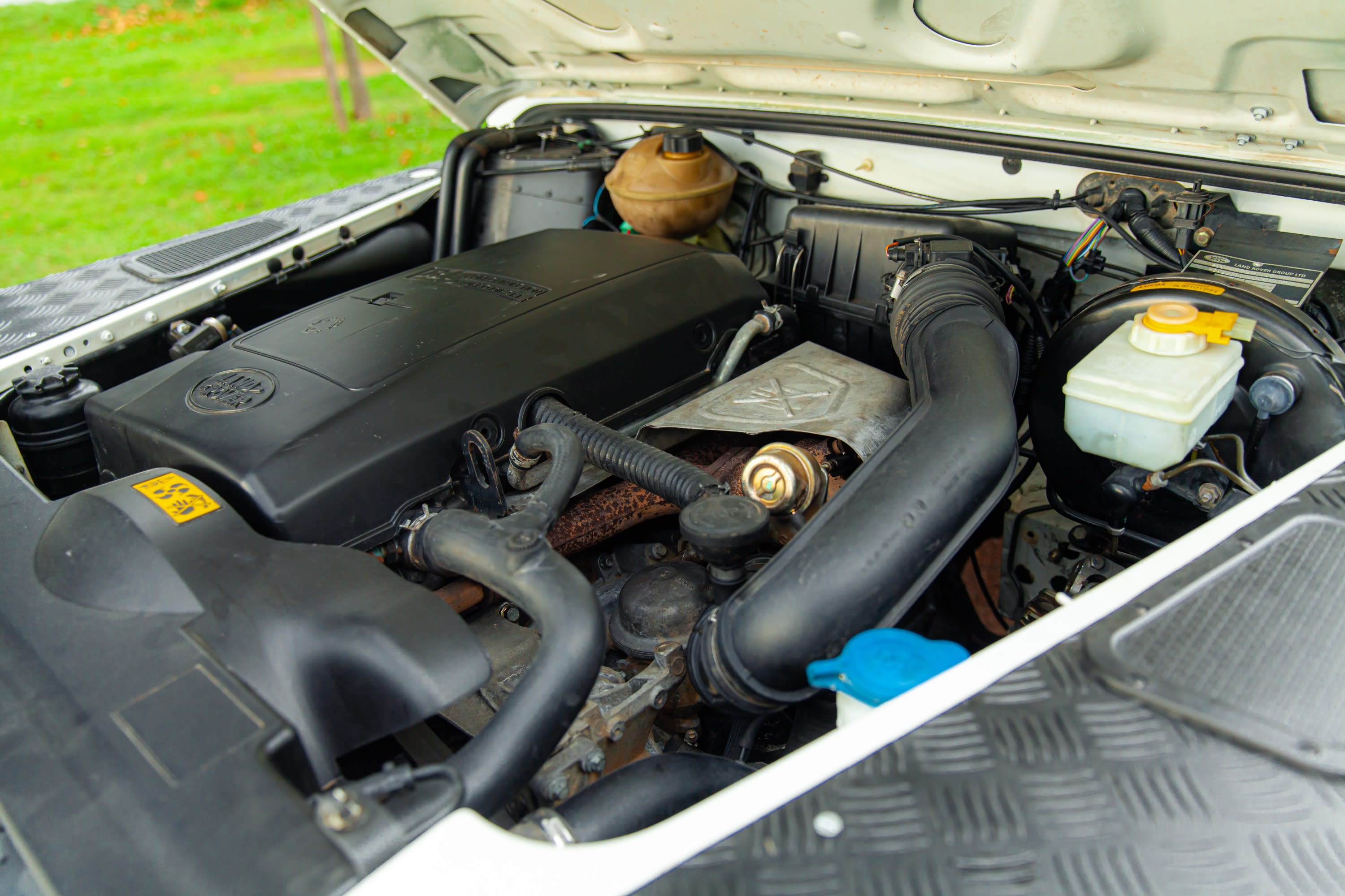 LAND ROVER Defender 110 Td5 2002 used mechanical (1)