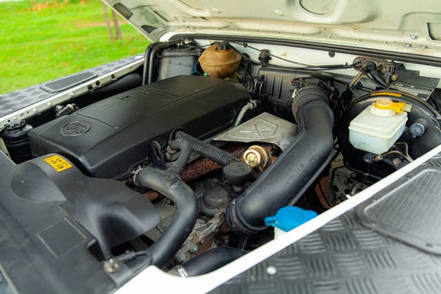 LAND ROVER Defender 110 Td5 2002 used car