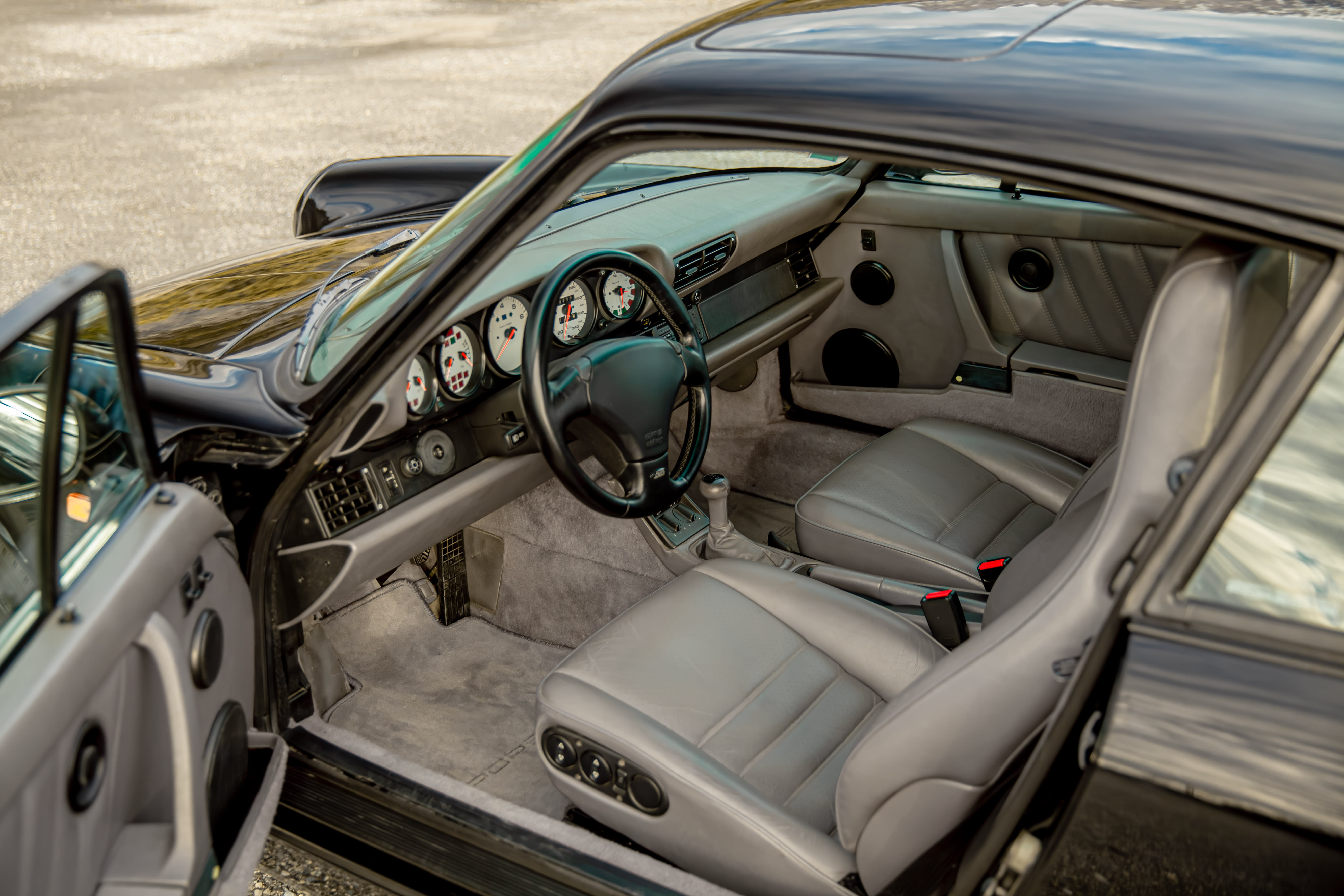 PORSCHE 911 964 Carrera 4 1992 occasion intérieur (1)