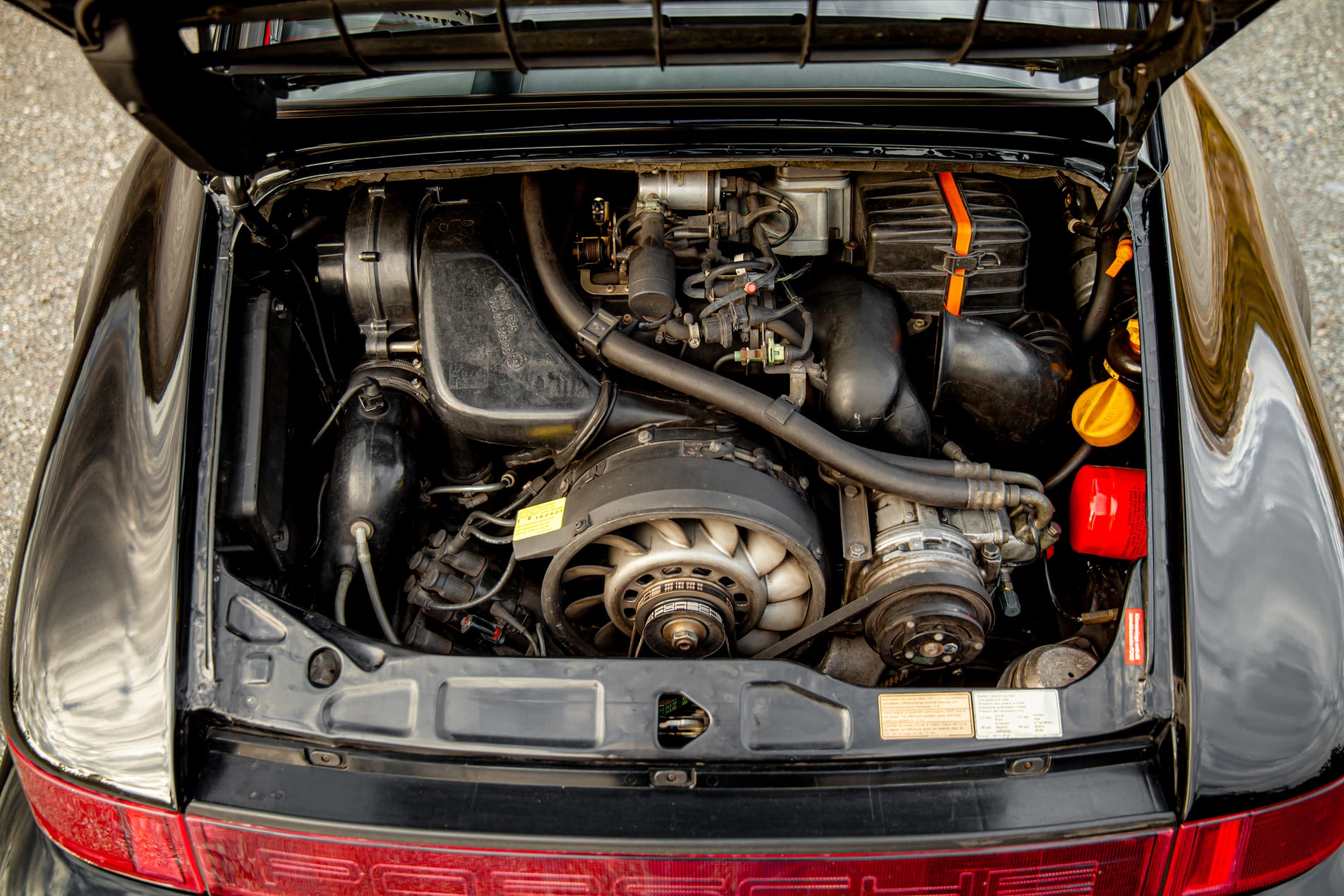 PORSCHE 964 Carrera 4 1992