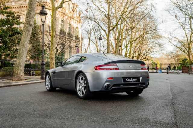 Aston Martin Vantage  