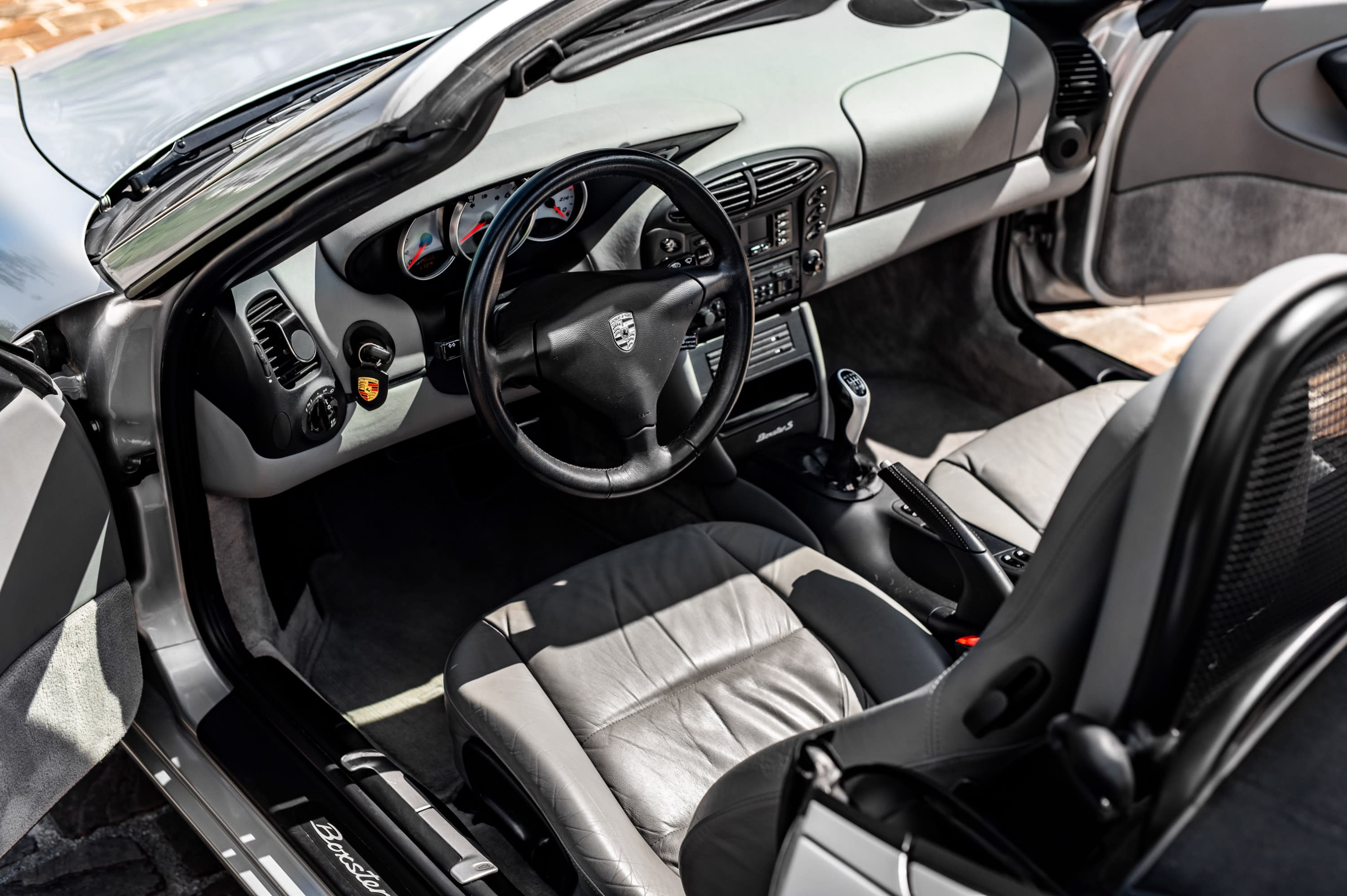 PORSCHE Boxster 986 S 2000 used interior (1)