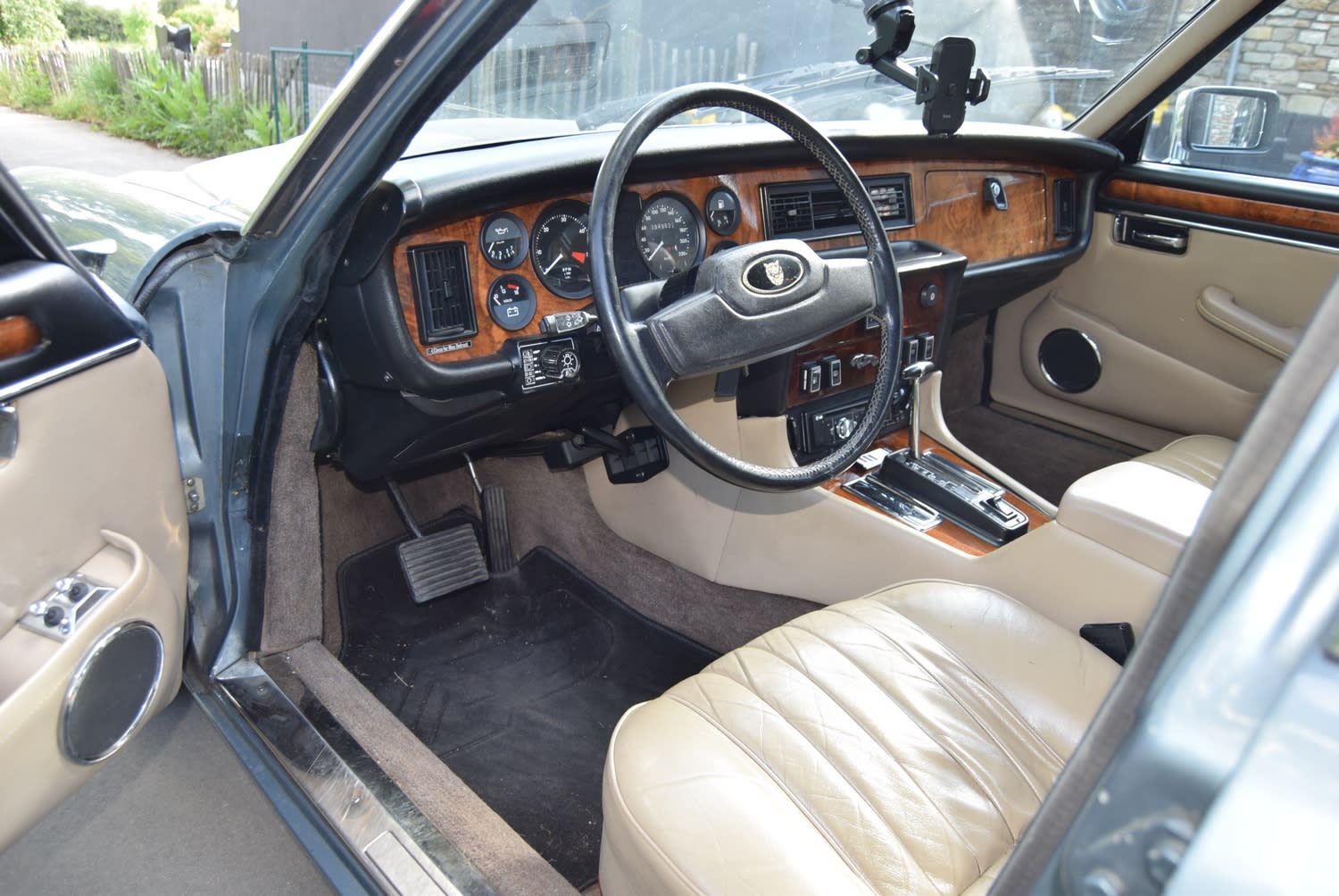 JAGUAR Xj6 Series 3 Sovereign 1986 occasion intérieur (1)