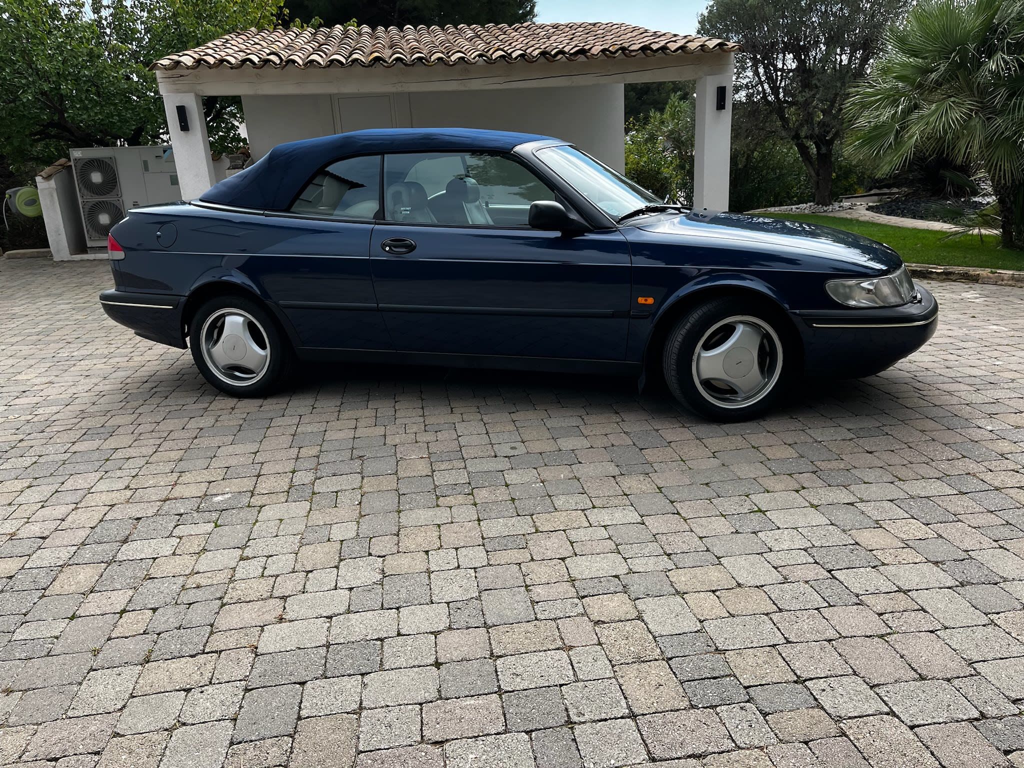 SAAB 900 I16 Ng 2.0 1996 occasion vidéo (1)