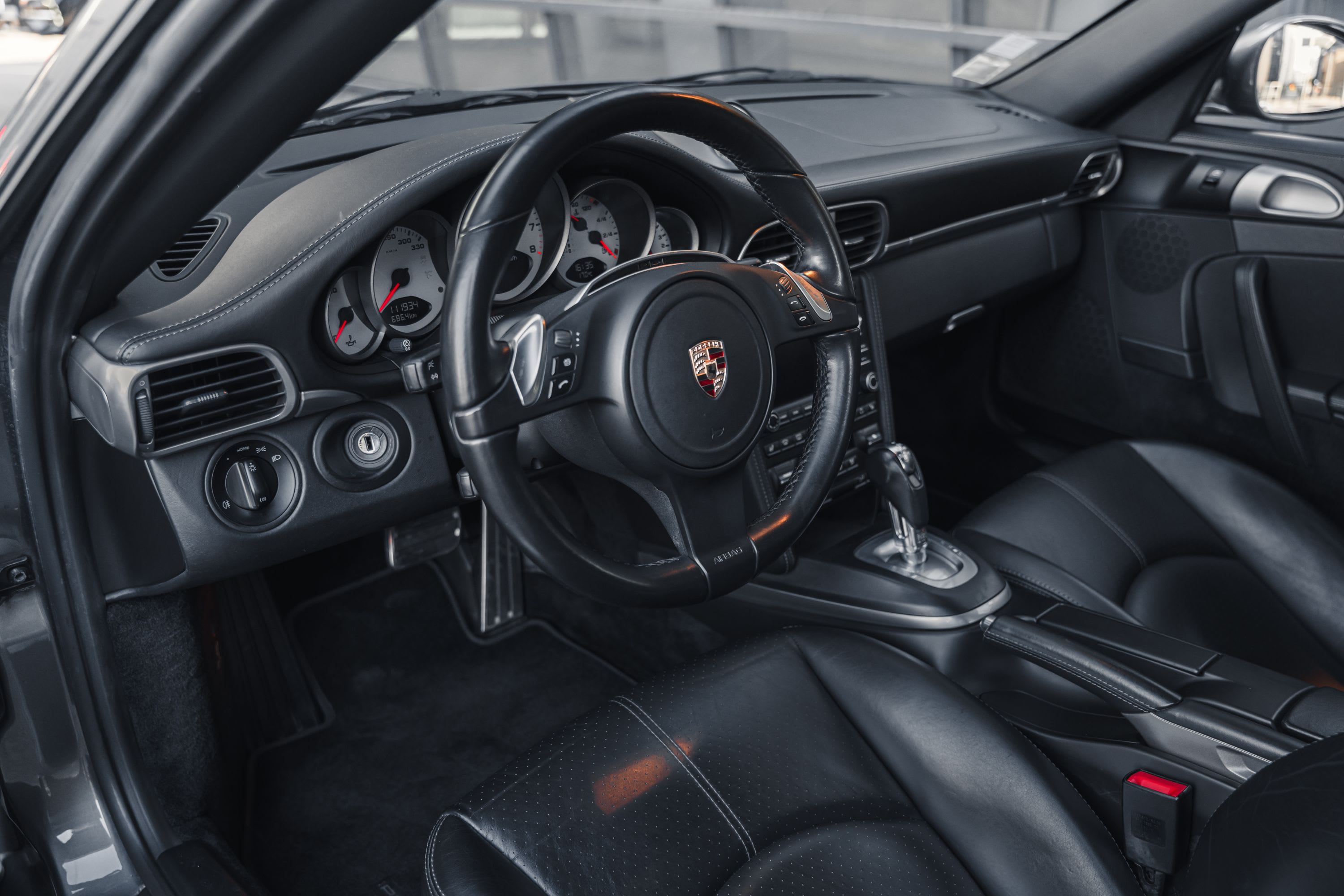 PORSCHE 911 997.2 Carrera S 2010 occasion intérieur (1)